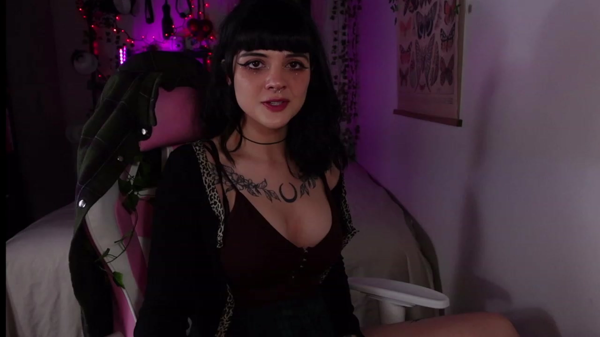 Gallery image thumbnail from Lzardqueen's myfreecams stream on, 02/09/2023, 06:17 image 3 of 20
