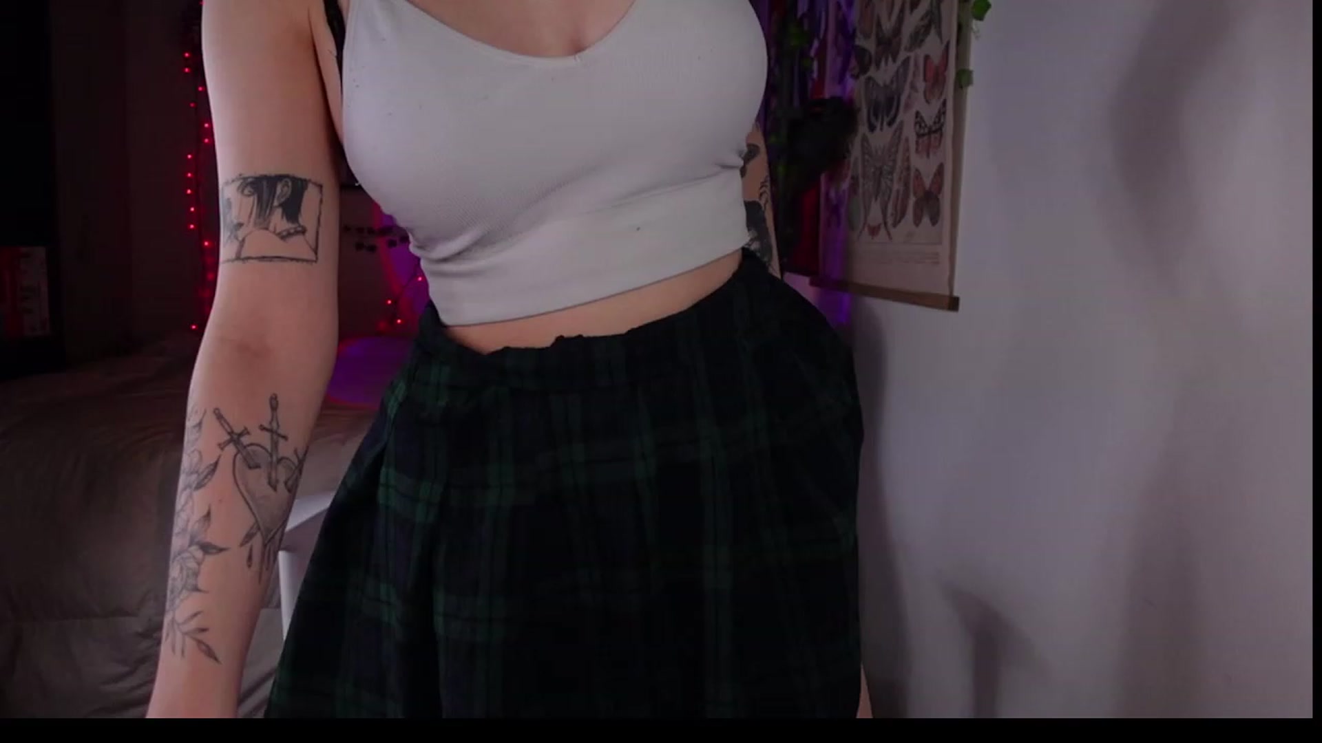 Gallery image thumbnail from Lzardqueen's myfreecams stream on, 03/07/2023, 07:01 image 15 of 20