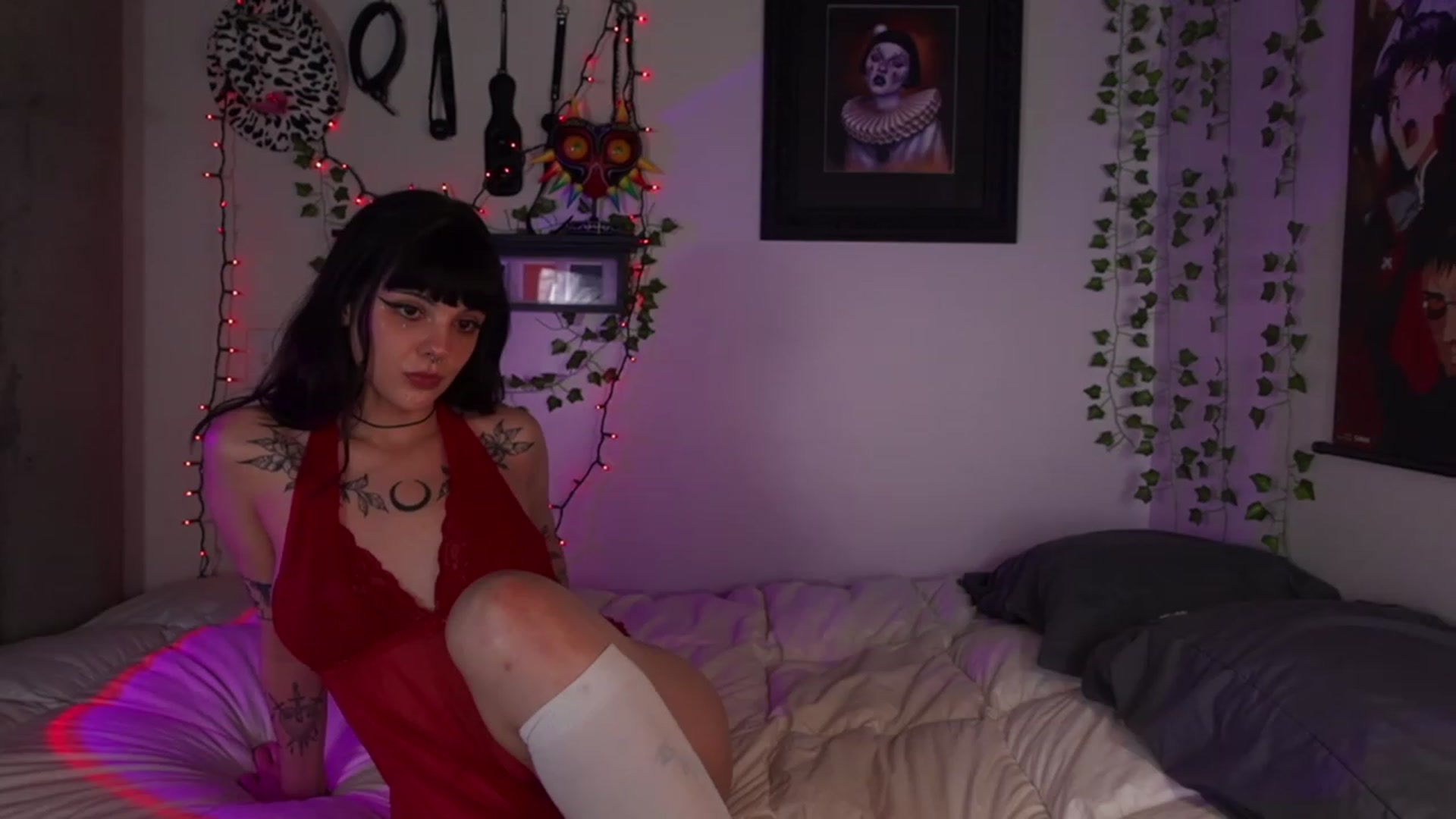 Gallery image thumbnail from Lzardqueen's myfreecams stream on, 03/16/2023, 04:10 image 10 of 20
