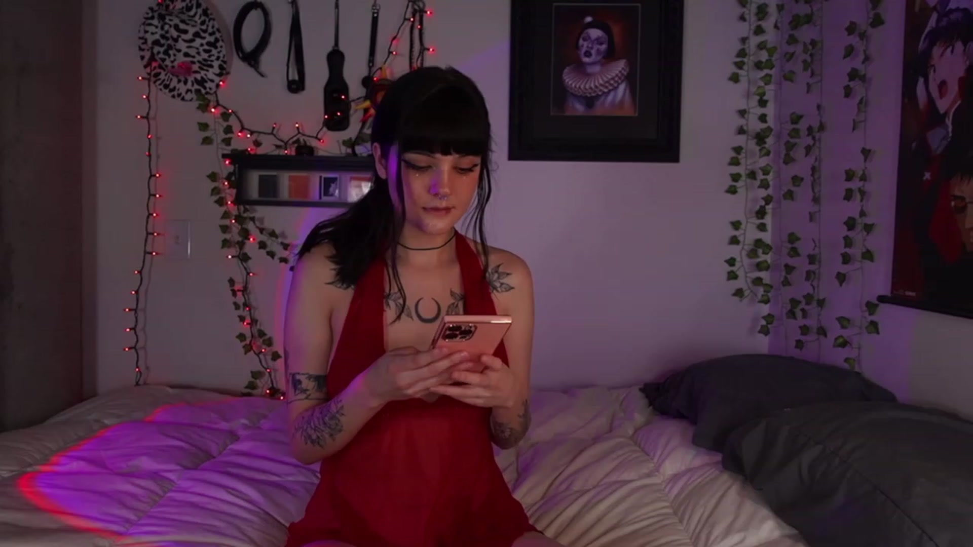 Gallery image thumbnail from Lzardqueen's myfreecams stream on, 03/16/2023, 04:10 image 16 of 20