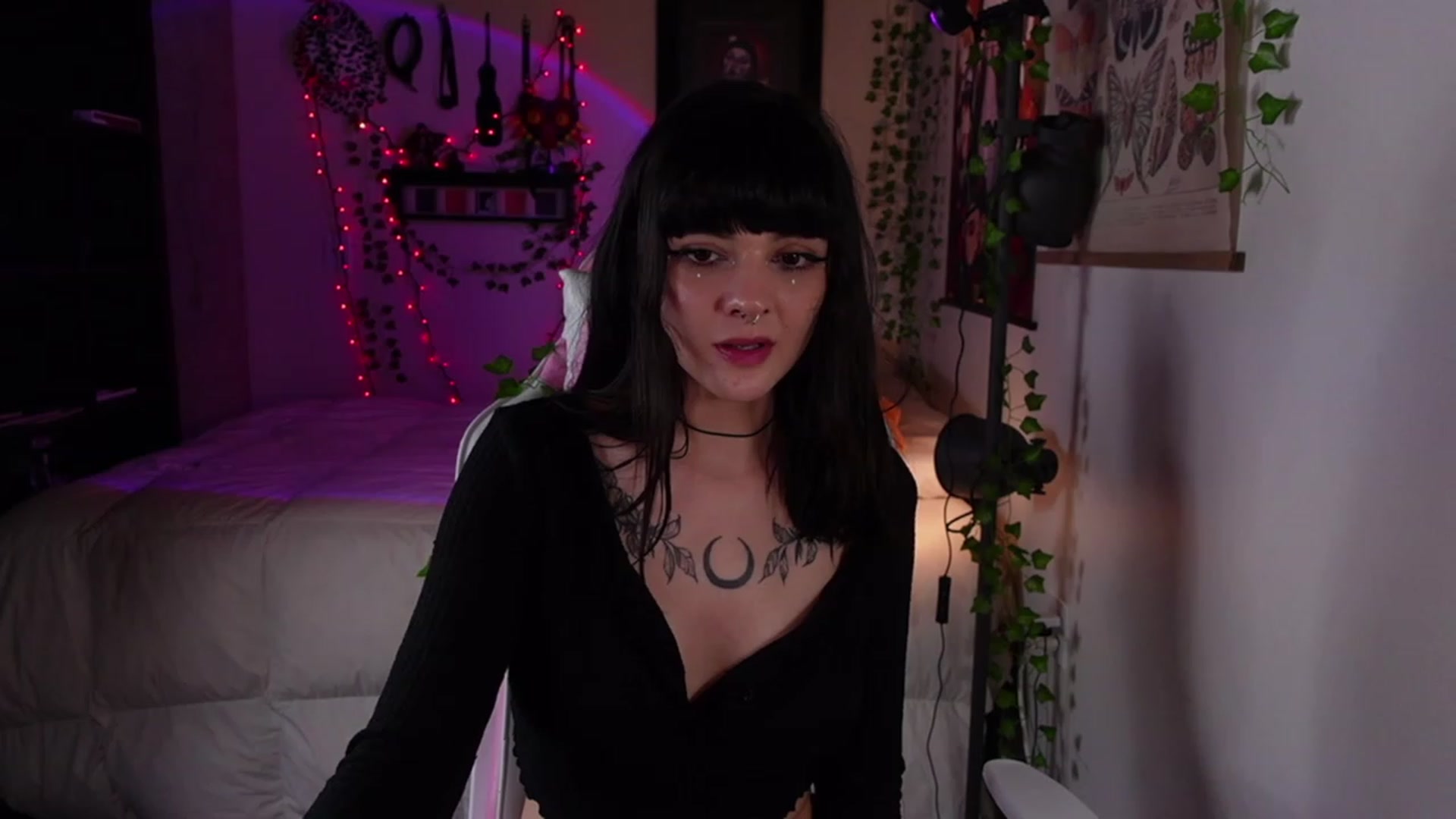 Gallery image thumbnail from Lzardqueen's myfreecams stream on, 03/28/2023, 07:03 image 2 of 20