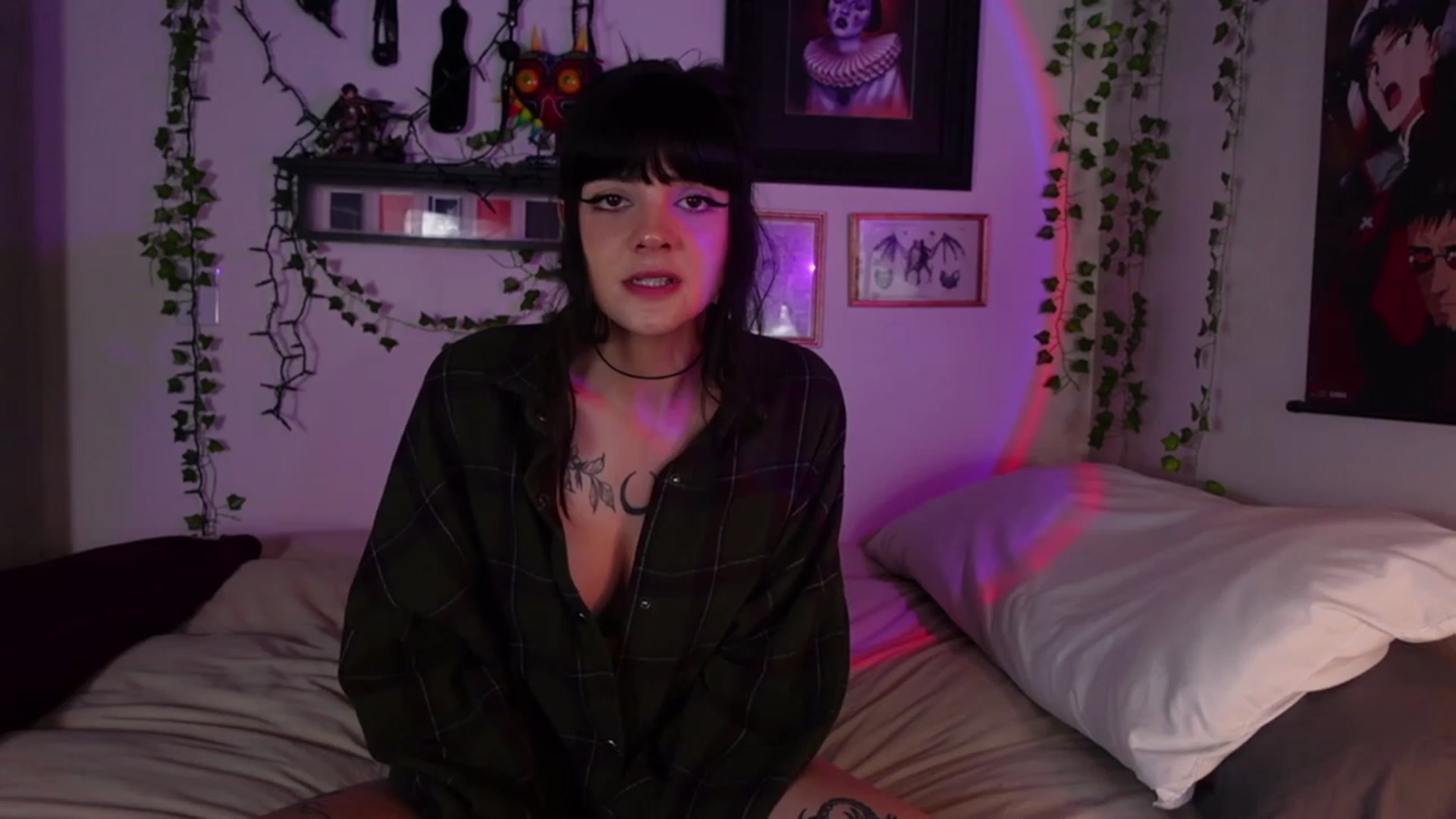 Gallery image thumbnail from Lzardqueen's myfreecams stream on, 04/17/2023, 22:19 image 3 of 20