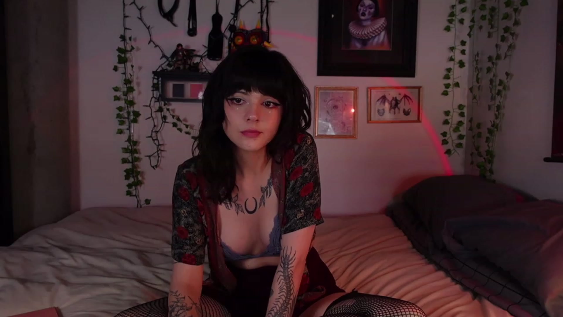 Gallery image thumbnail from Lzardqueen's myfreecams stream on, 04/23/2023, 02:25 image 5 of 20