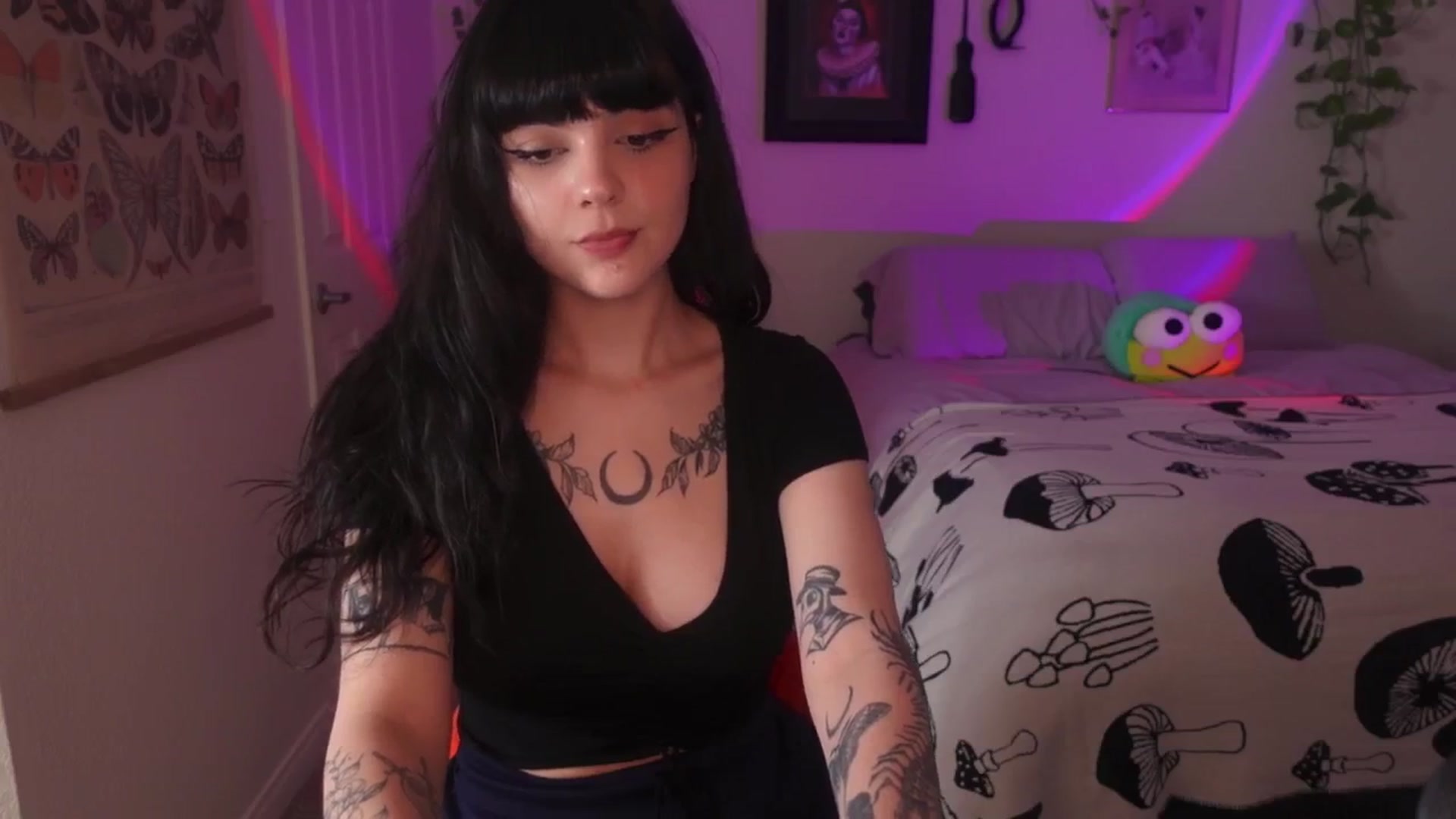 Gallery image thumbnail from Lzardqueen's myfreecams stream on, 06/17/2024, 03:09 image 20 of 20