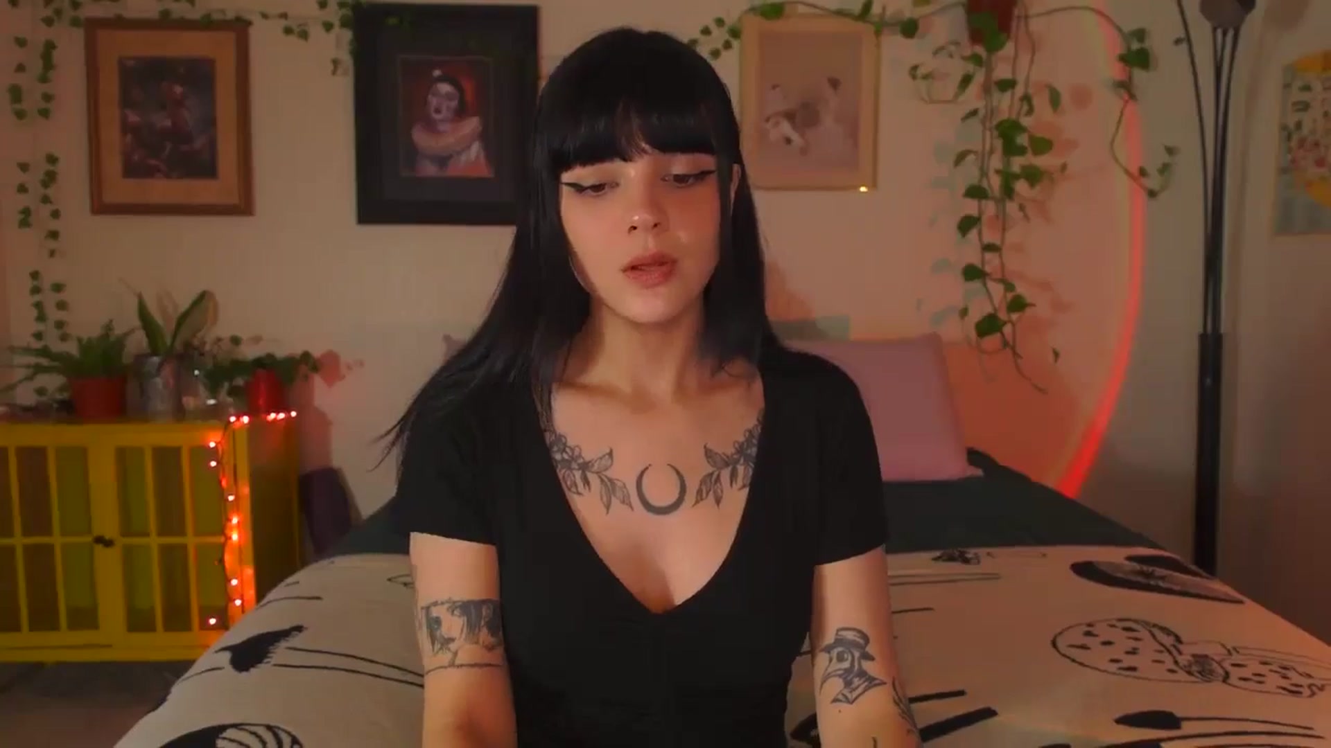 Gallery image thumbnail from Lzardqueen's myfreecams stream on, 07/10/2024, 24:59 image 9 of 20