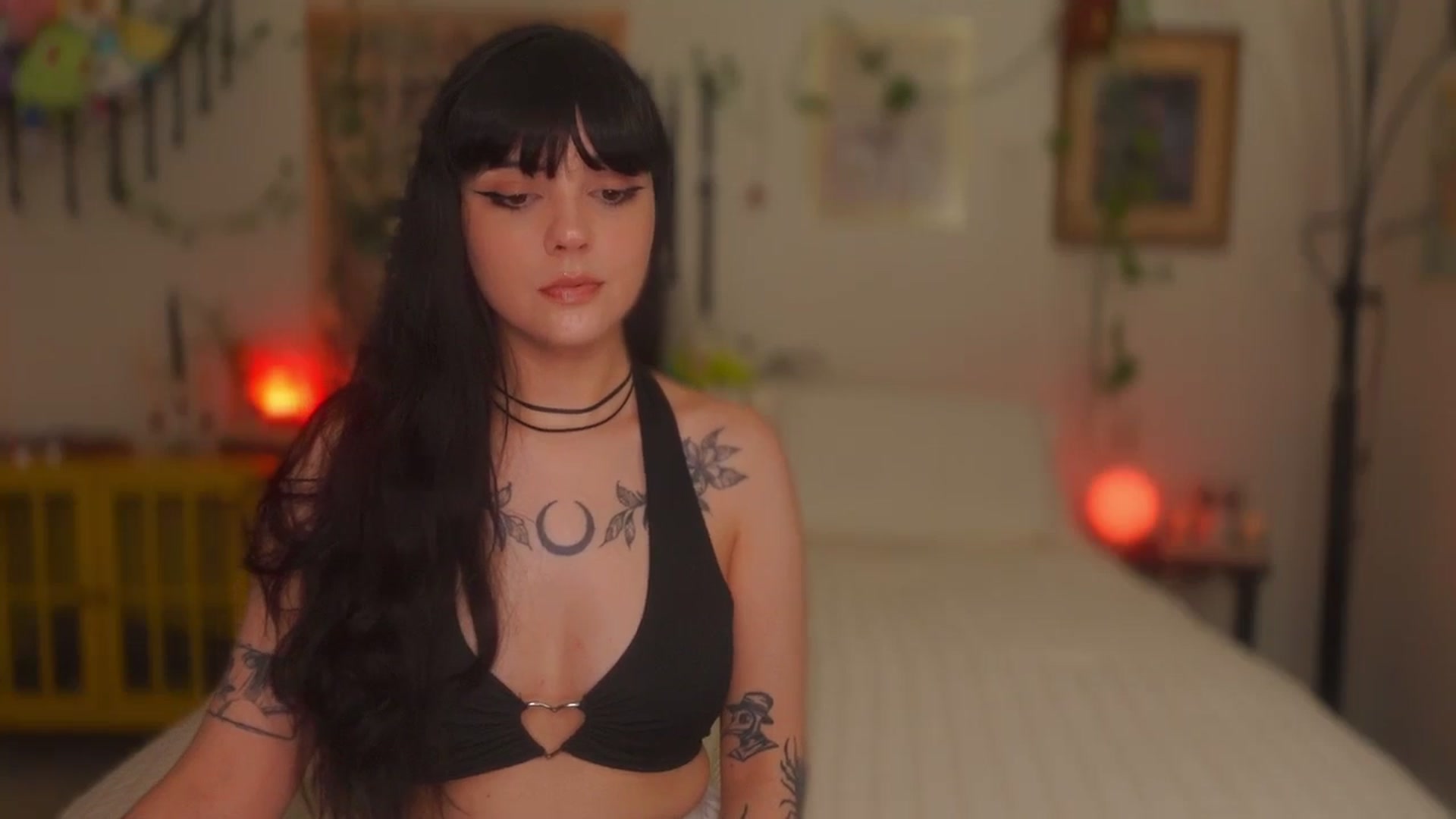 Gallery image thumbnail from Lzardqueen's myfreecams stream on, 07/15/2025, 18:01 image 2 of 20