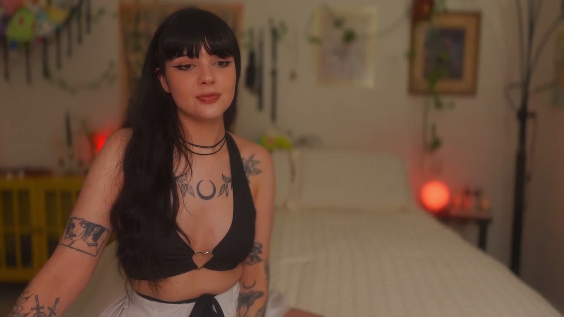 Gallery image thumbnail from Lzardqueen's myfreecams stream on, 07/15/2025, 18:01 image 8 of 20