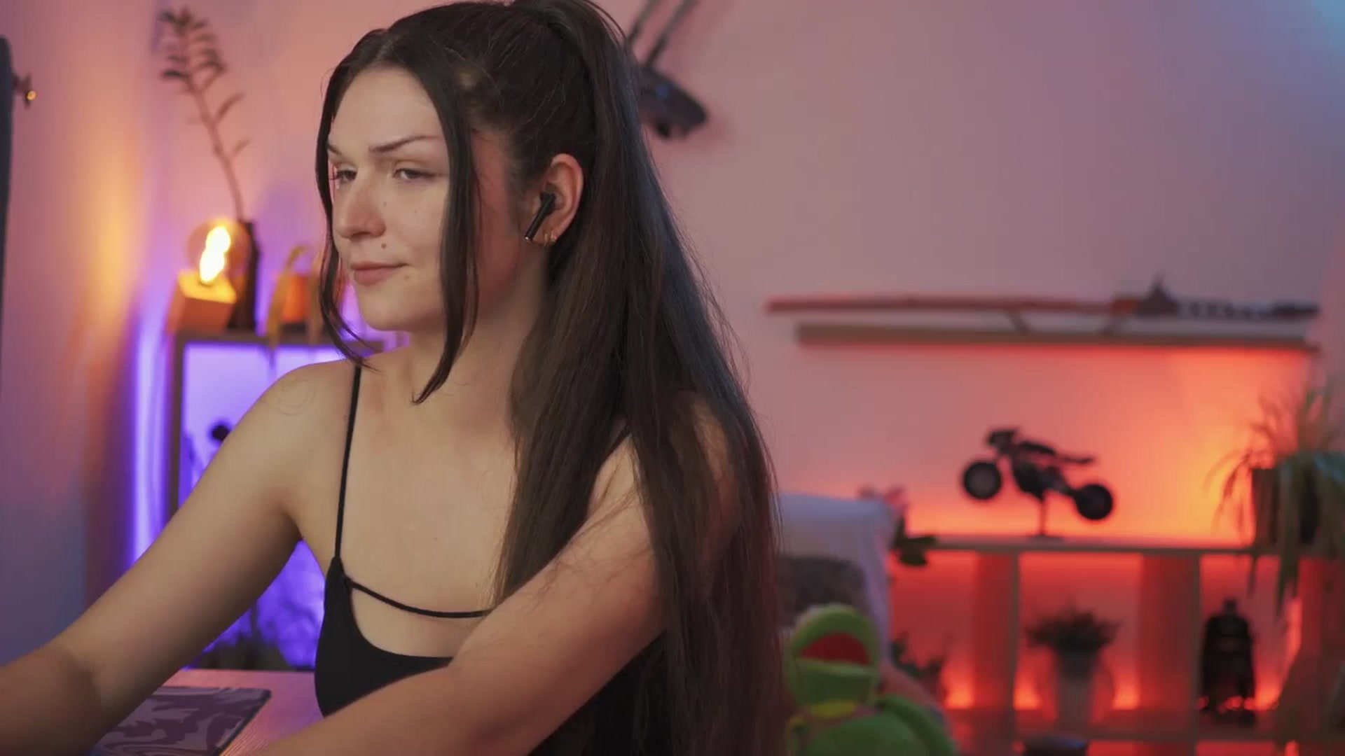 Gallery image thumbnail from M1aGarand's myfreecams stream on, 08/21/2024, 01:58 image 14 of 20