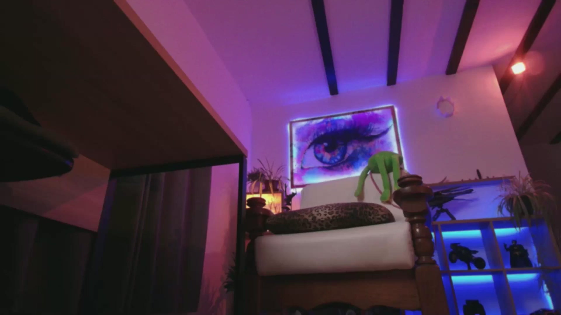 Gallery image thumbnail from M1aGarand's myfreecams stream on, 04/09/2025, 24:08 image 14 of 20