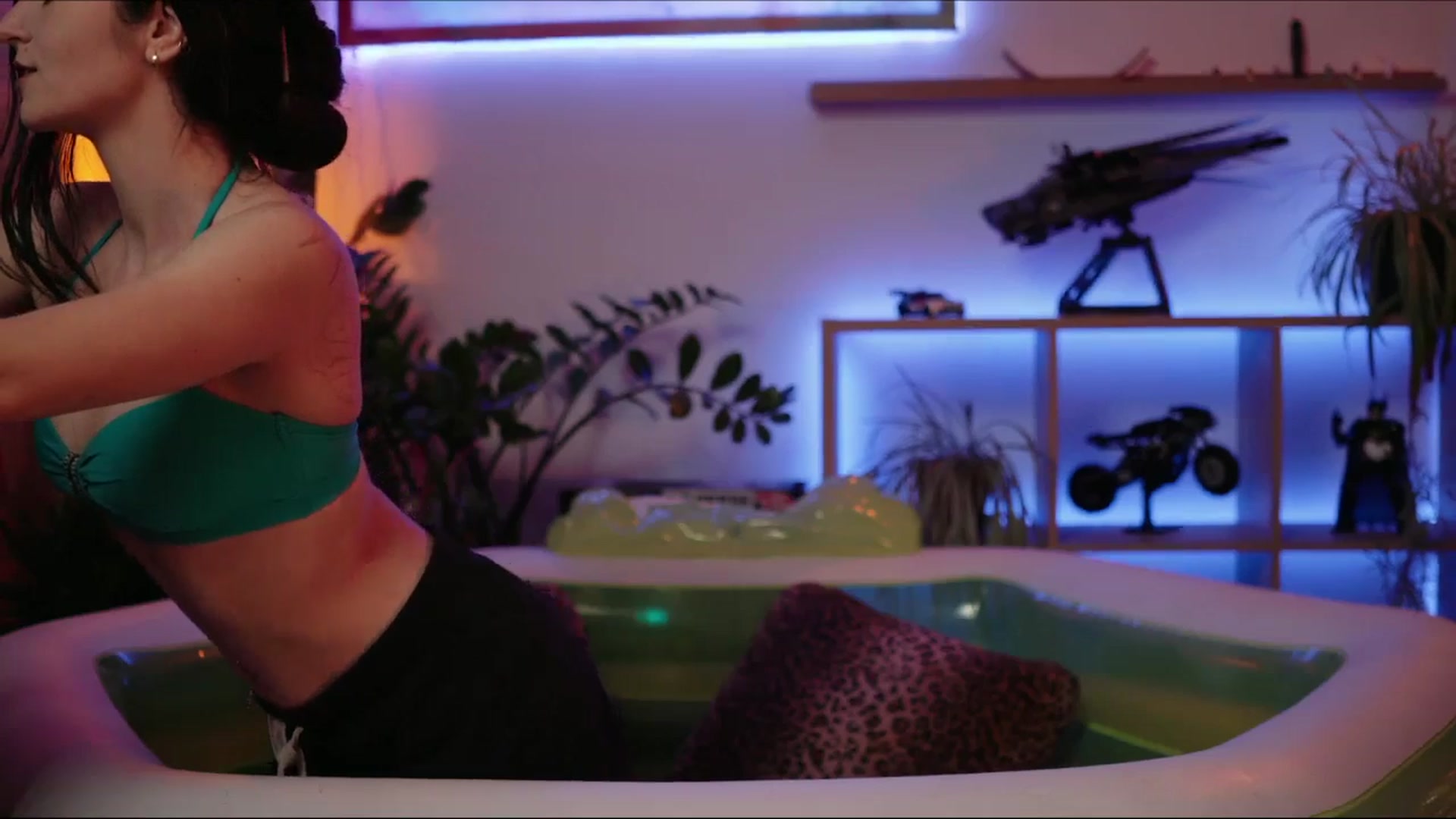 Gallery image thumbnail from M1aGarand's myfreecams stream on, 04/27/2025, 20:56 image 12 of 20