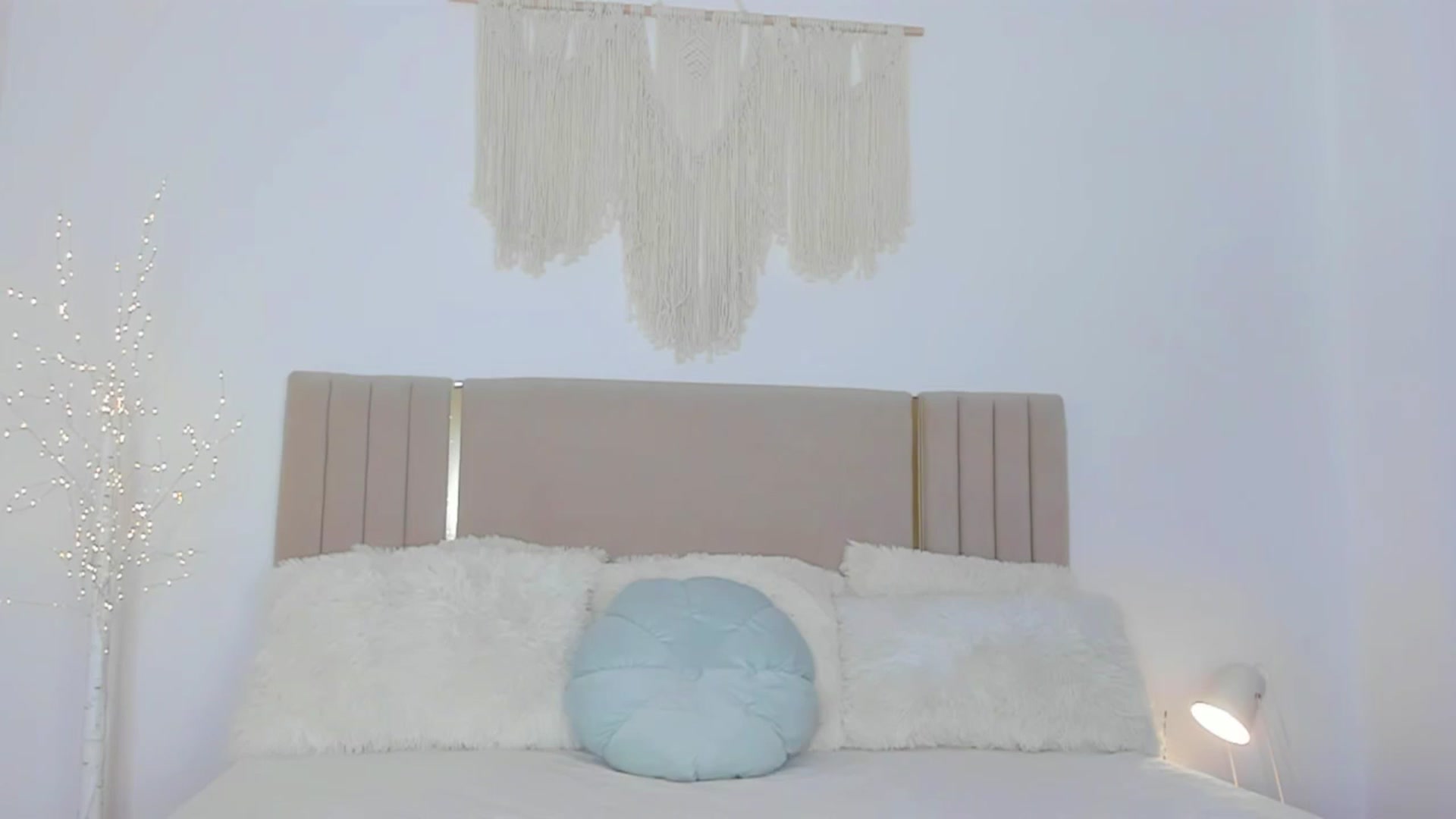 Gallery image thumbnail from M1ss_arina's myfreecams stream on, 07/07/2025, 09:23 image 19 of 20