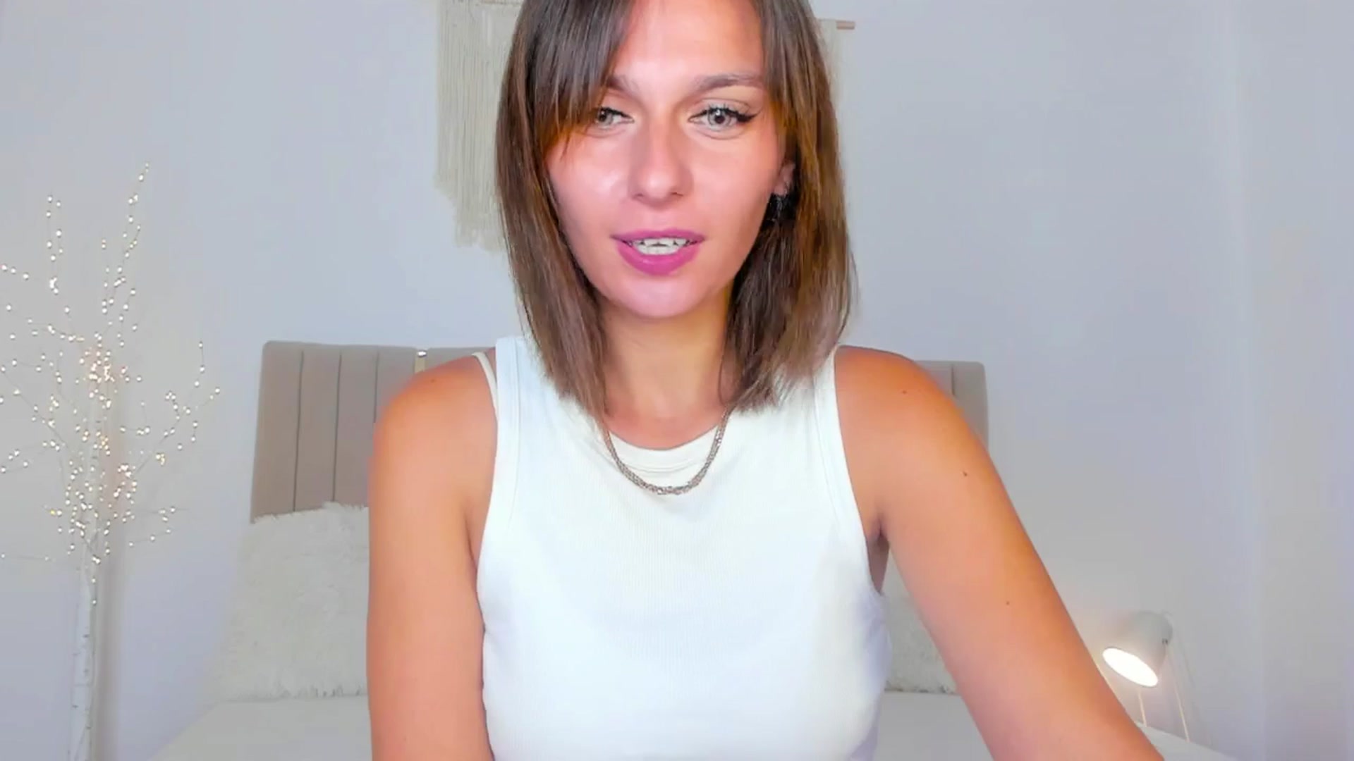 Gallery image thumbnail from M1ss_arina's myfreecams stream on, 07/07/2025, 09:23 image 11 of 20
