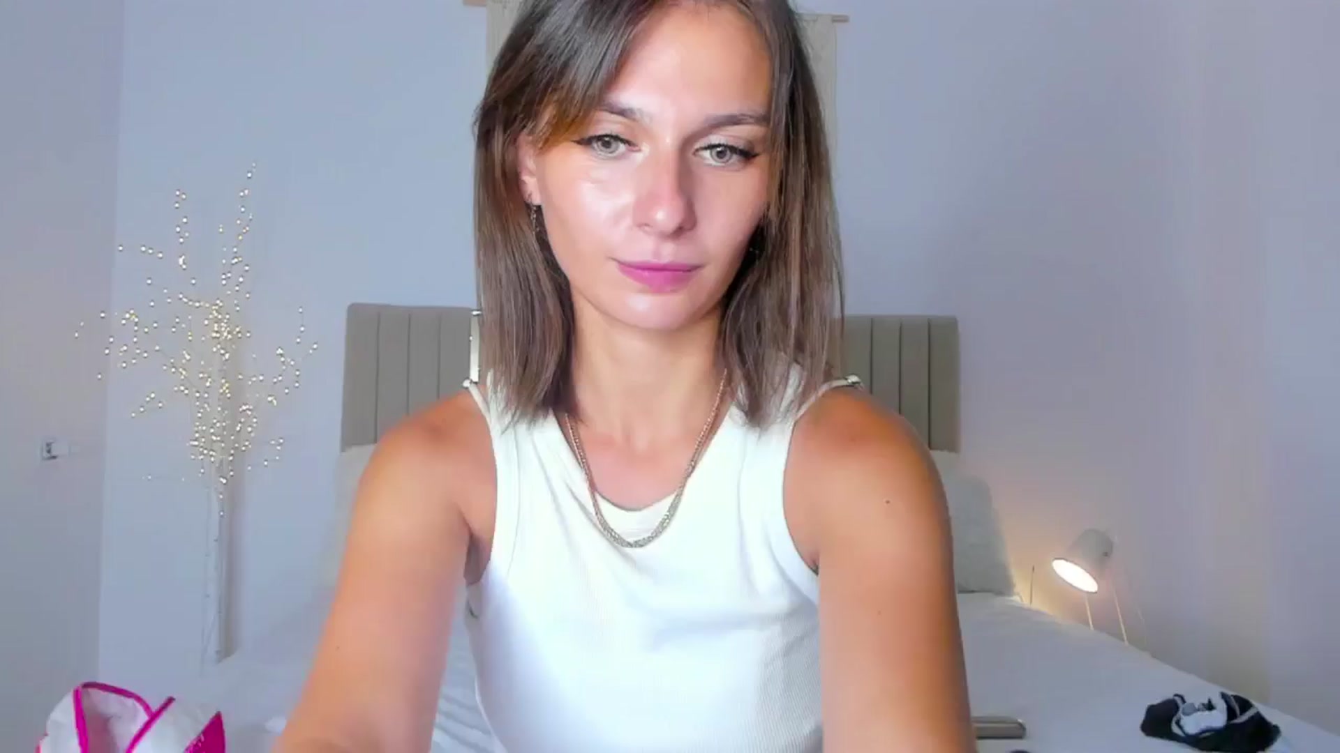 Gallery image thumbnail from M1ss_arina's myfreecams stream on, 07/07/2025, 11:17 image 12 of 20
