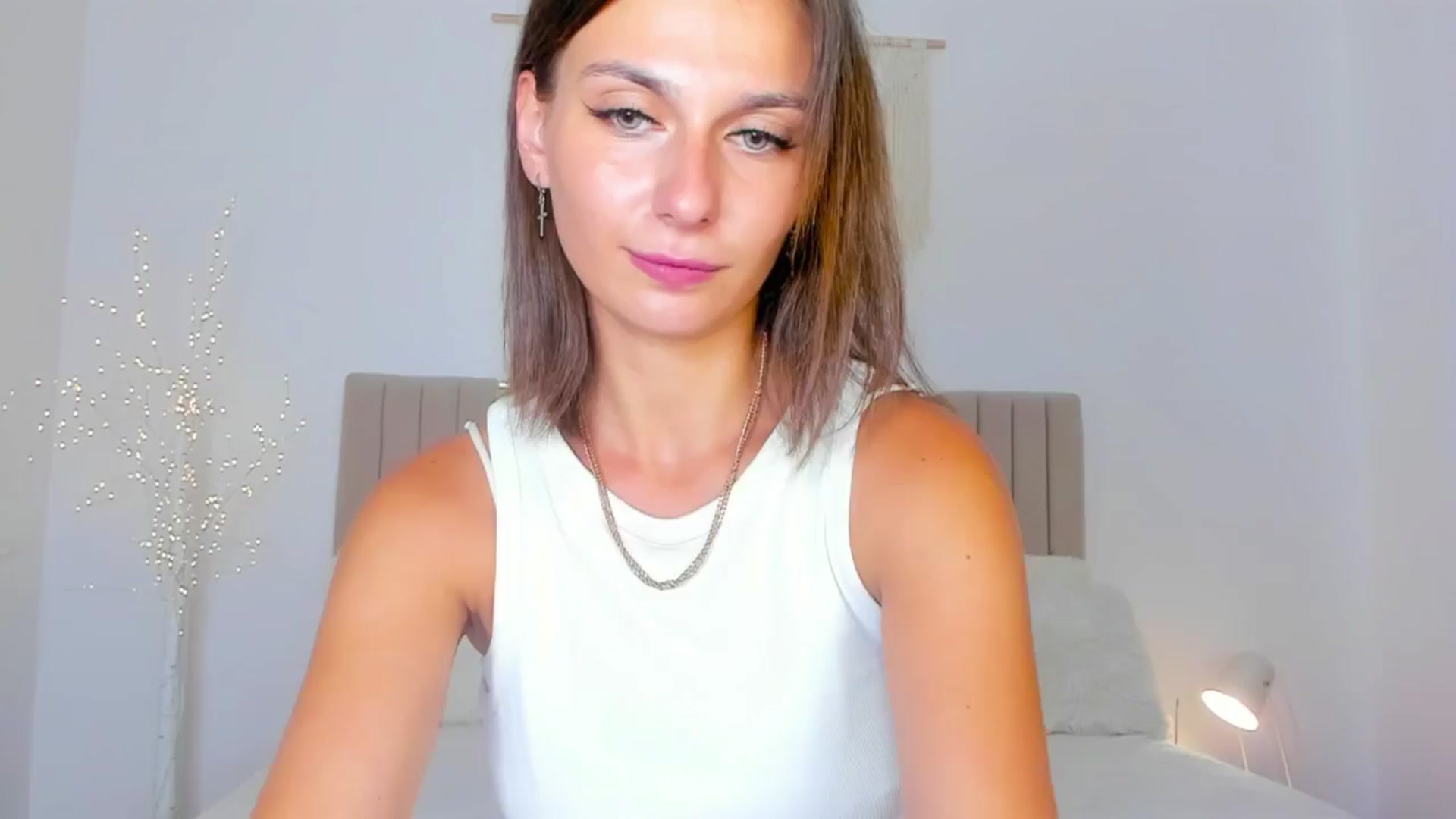 Gallery image thumbnail from M1ss_arina's myfreecams stream on, 07/07/2025, 11:17 image 9 of 20