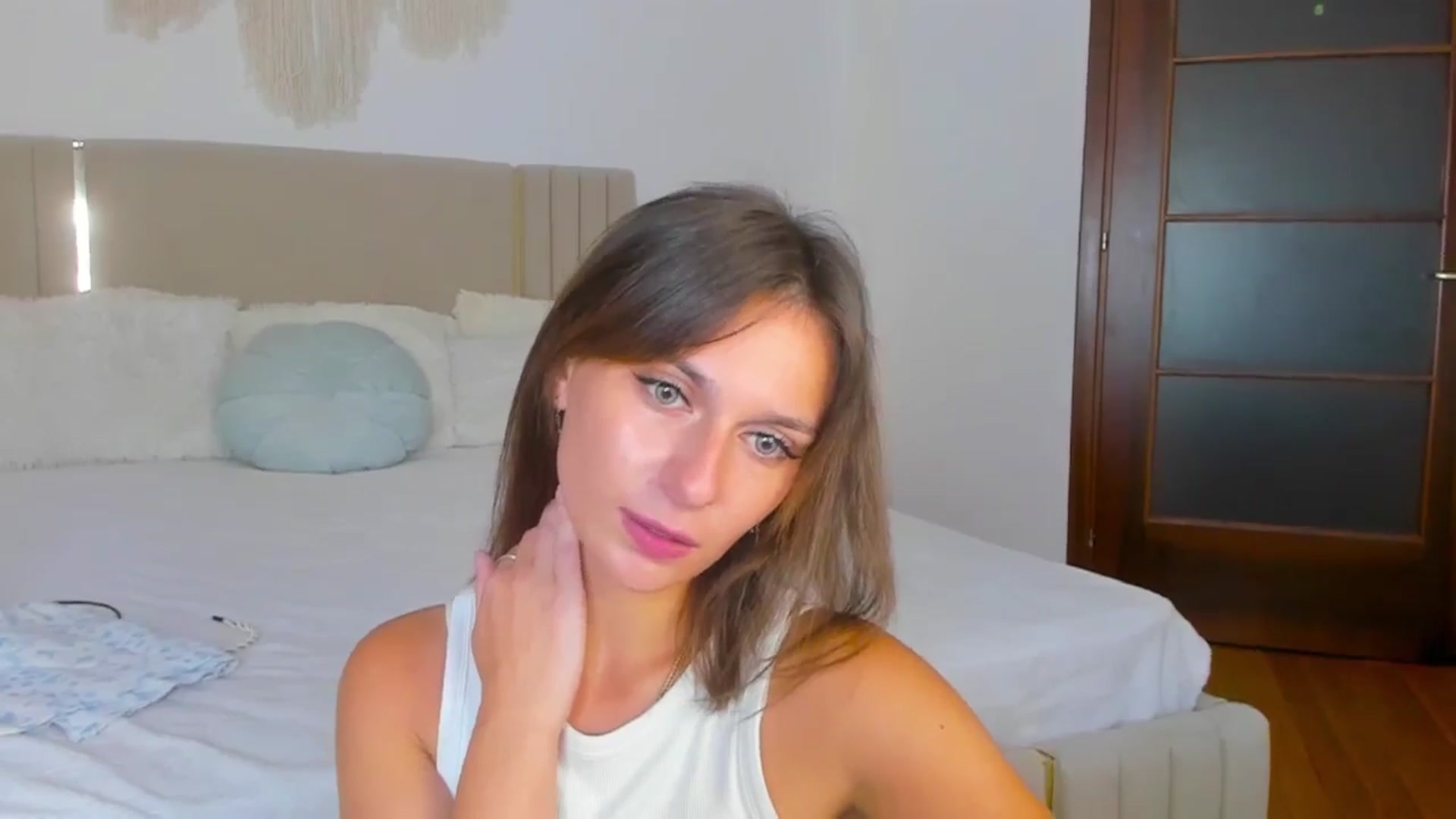 Gallery image thumbnail from M1ss_arina's myfreecams stream on, 07/07/2025, 11:17 image 16 of 20