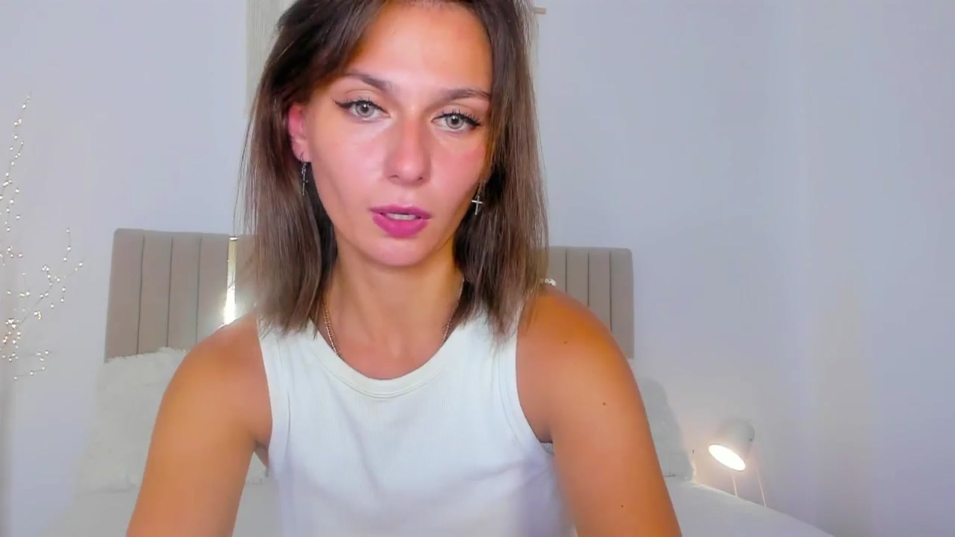 Gallery image thumbnail from M1ss_arina's myfreecams stream on, 07/07/2025, 14:29 image 5 of 20