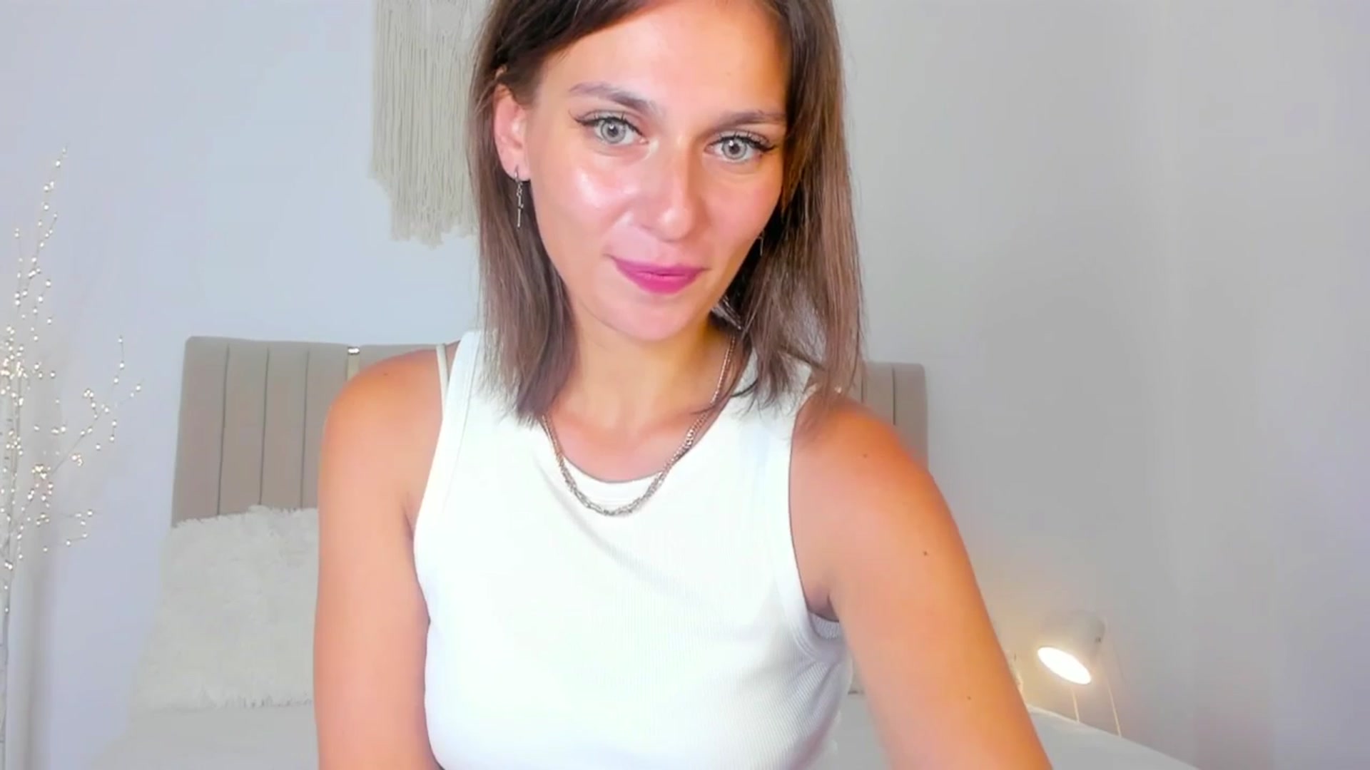 Gallery image thumbnail from M1ss_arina's myfreecams stream on, 07/07/2025, 14:29 image 19 of 20