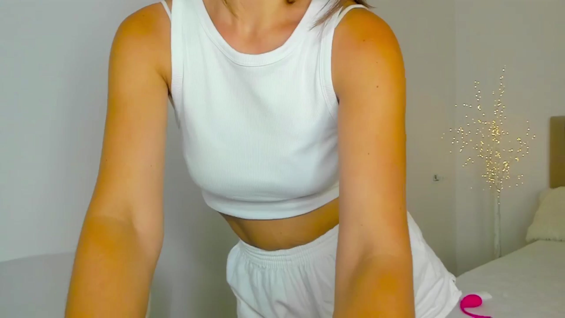 Gallery image thumbnail from M1ss_arina's myfreecams stream on, 07/13/2025, 11:34 image 17 of 20