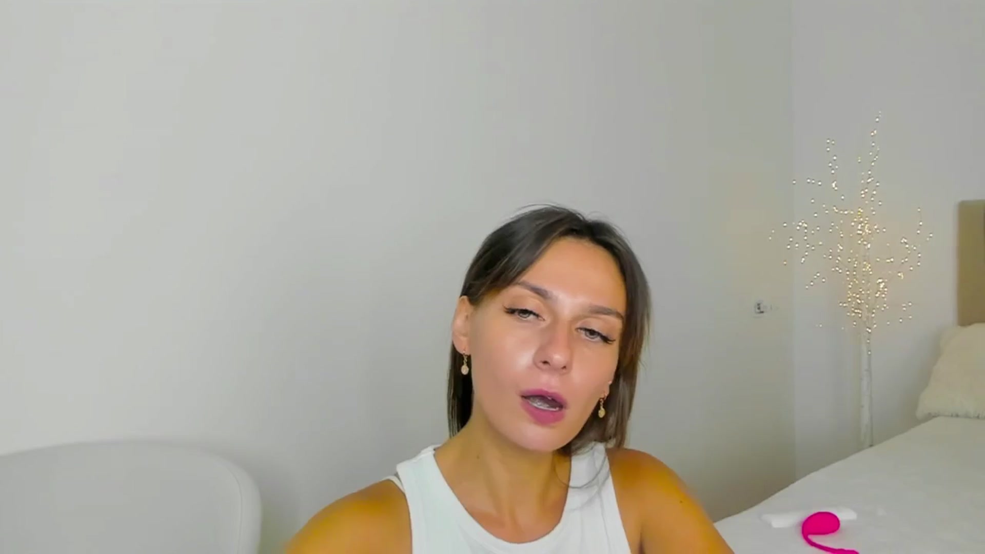 Gallery image thumbnail from M1ss_arina's myfreecams stream on, 07/13/2025, 11:34 image 18 of 20