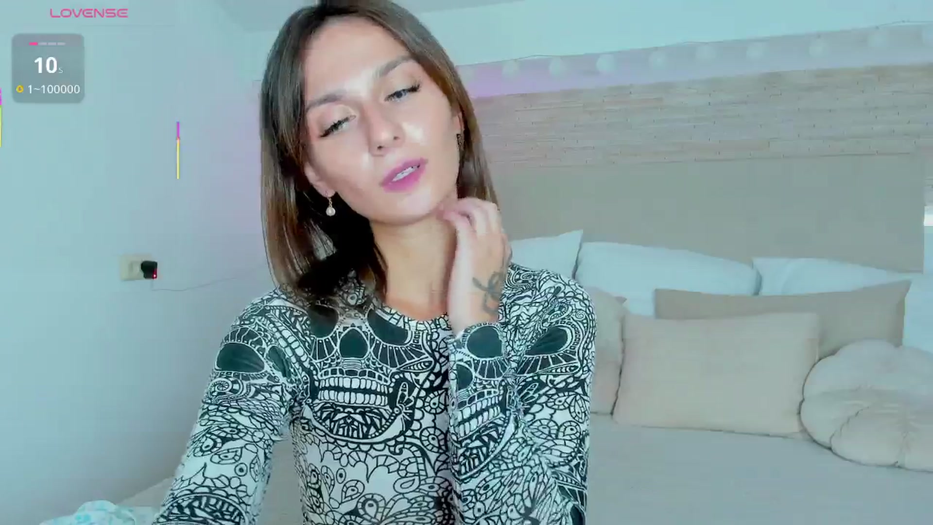 Gallery image thumbnail from M1ss_arina's myfreecams stream on, 07/14/2025, 09:21 image 20 of 20