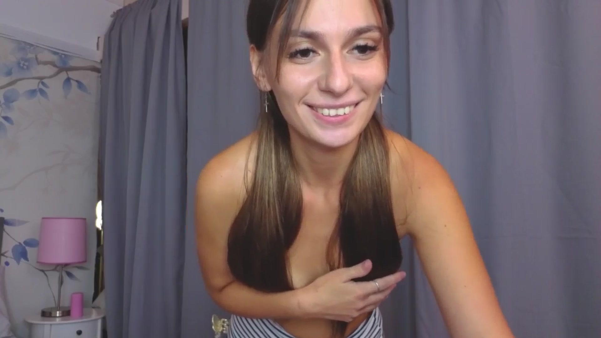 Gallery image thumbnail from M1ss_arina's myfreecams stream on, 08/03/2025, 14:08 image 6 of 20
