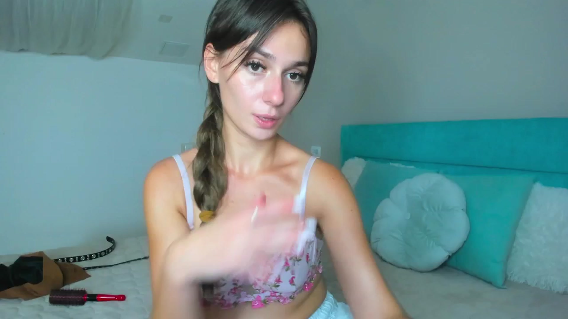Gallery image thumbnail from M1ss_arina's myfreecams stream on, 08/17/2025, 11:24 image 16 of 20