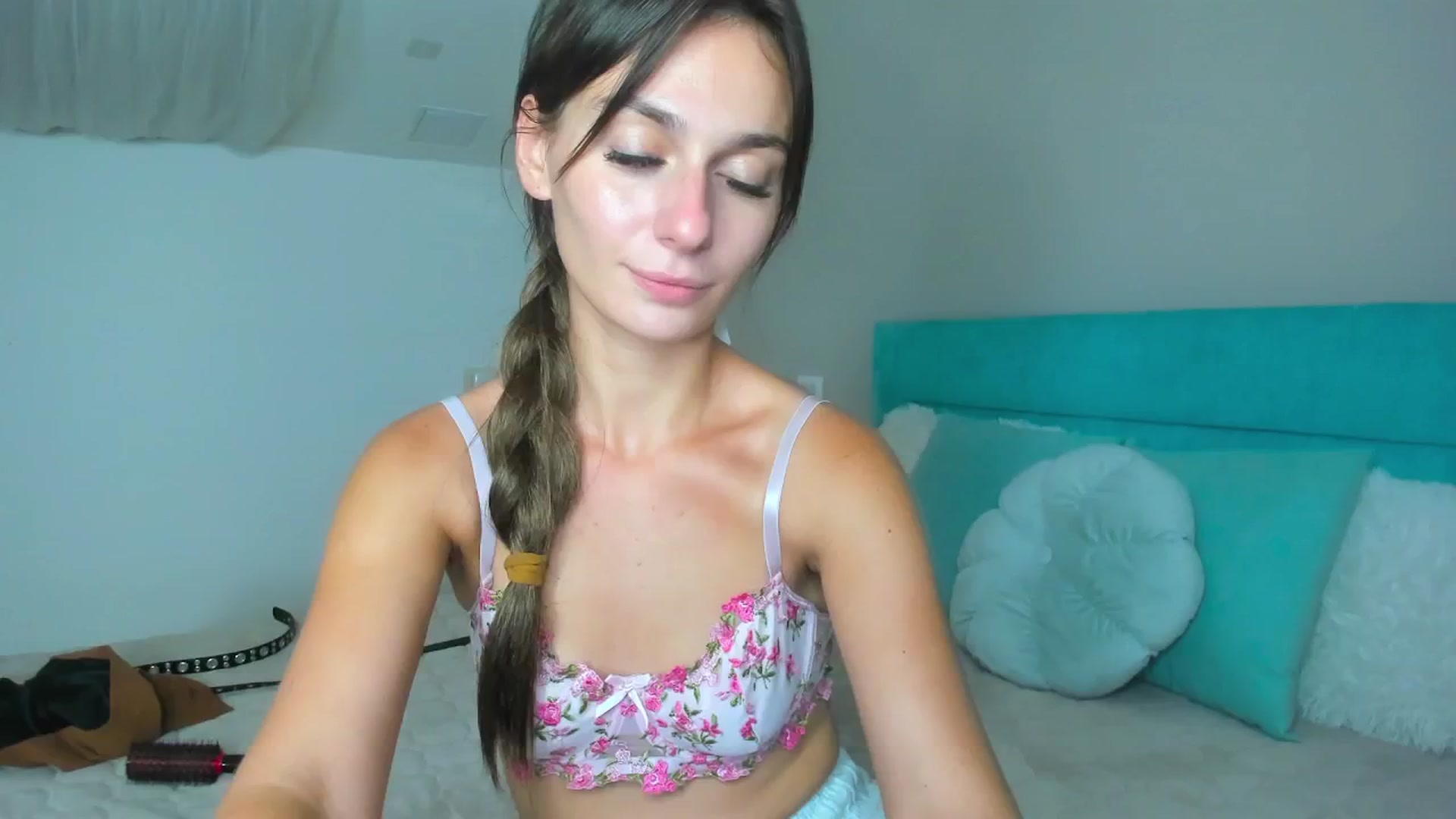 Gallery image thumbnail from M1ss_arina's myfreecams stream on, 08/17/2025, 11:24 image 9 of 20