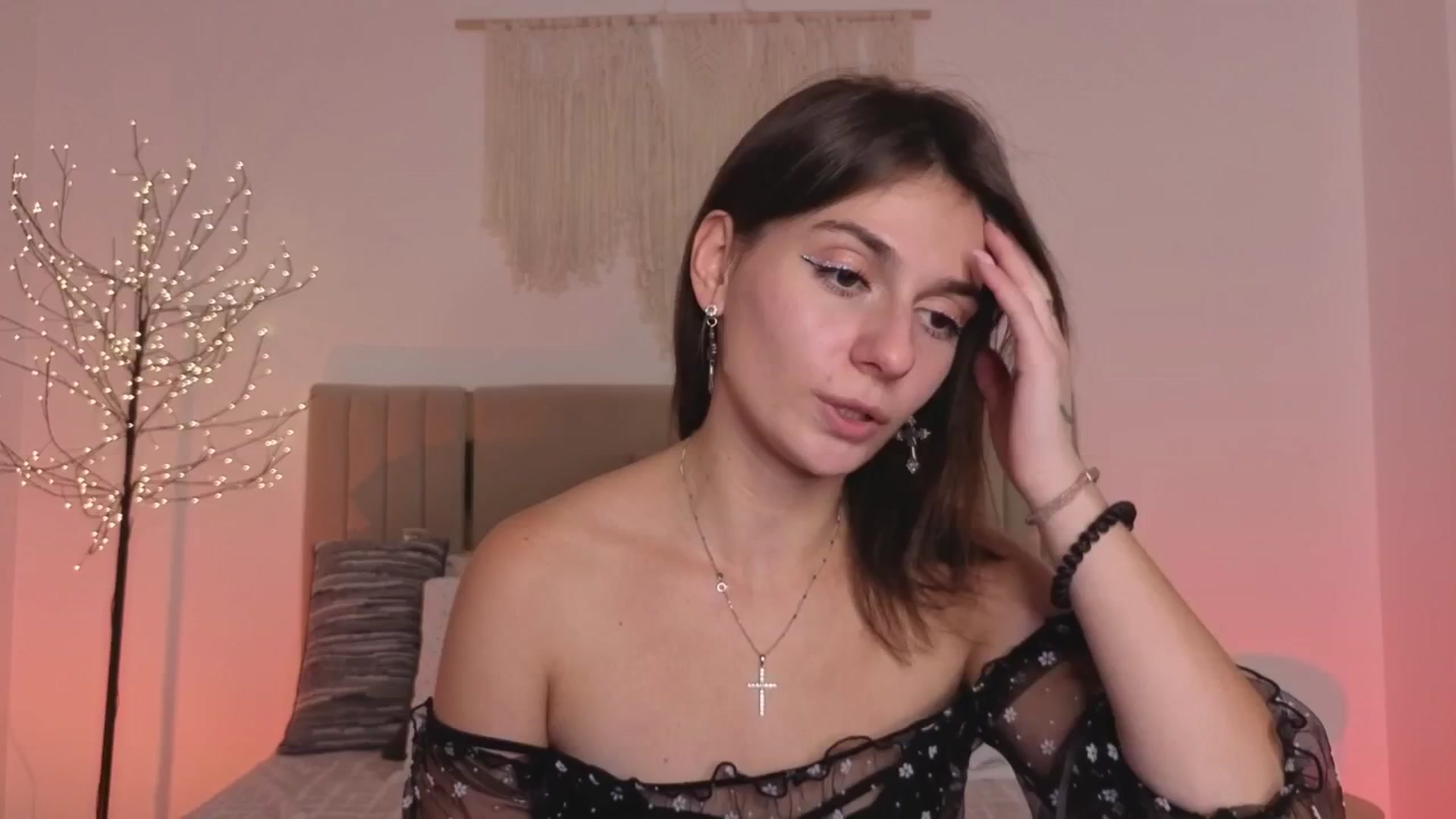 Gallery image thumbnail from M1ss_arina's myfreecams stream on, 11/04/2025, 01:34 image 3 of 20