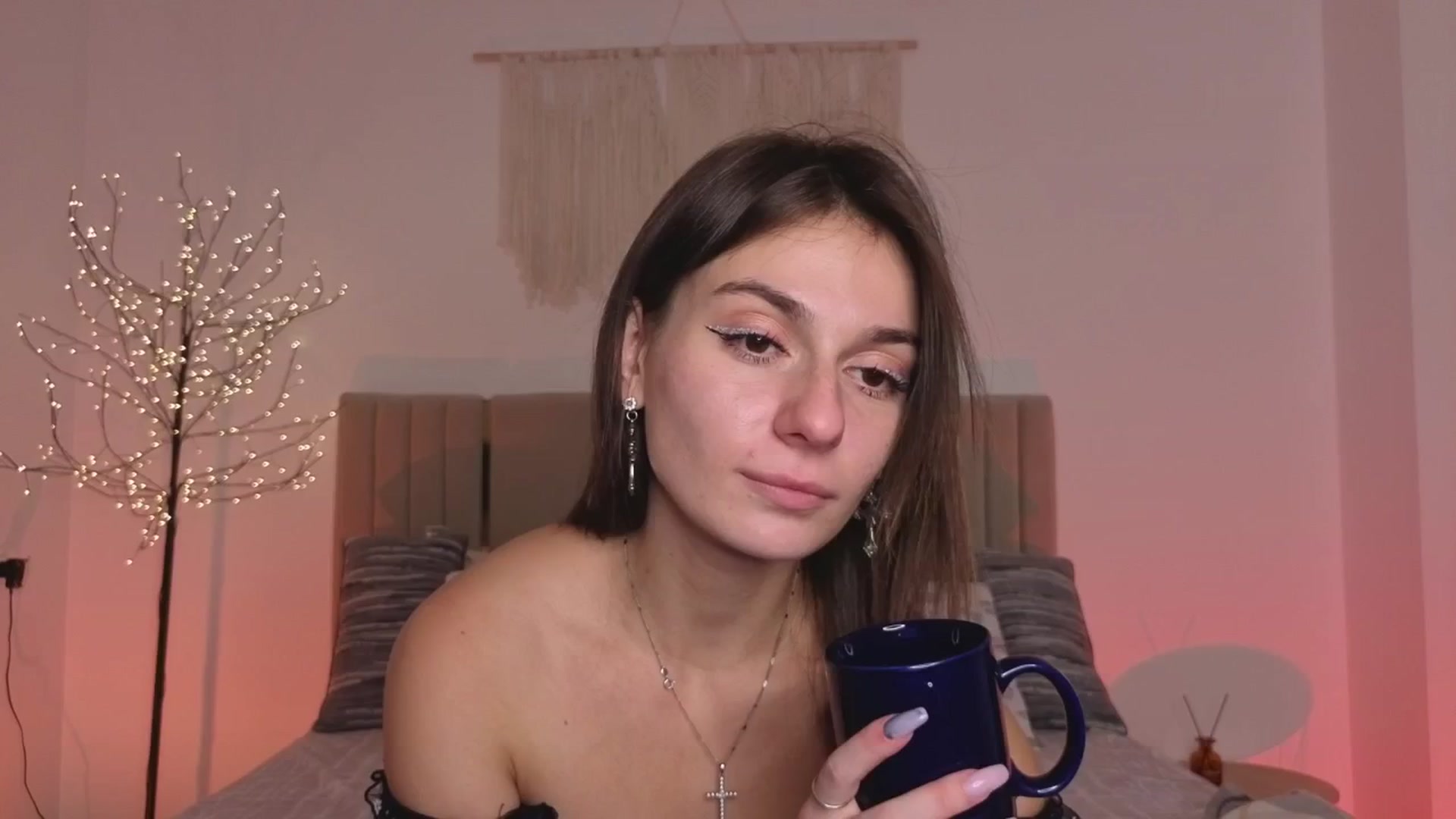 Gallery image thumbnail from M1ss_arina's myfreecams stream on, 11/04/2025, 01:34 image 1 of 20