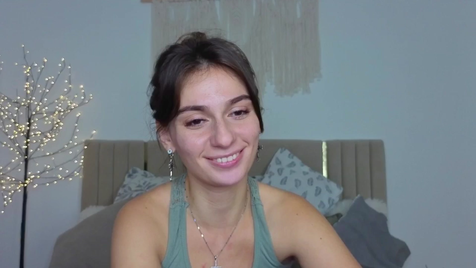 Gallery image thumbnail from M1ss_arina's myfreecams stream on, 11/18/2025, 24:50 image 20 of 20