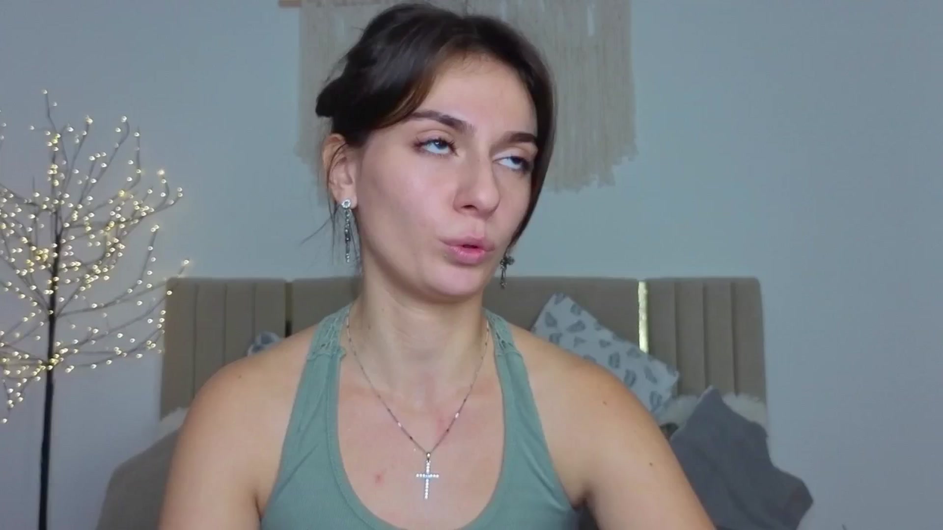 Gallery image thumbnail from M1ss_arina's myfreecams stream on, 11/18/2025, 24:50 image 11 of 20