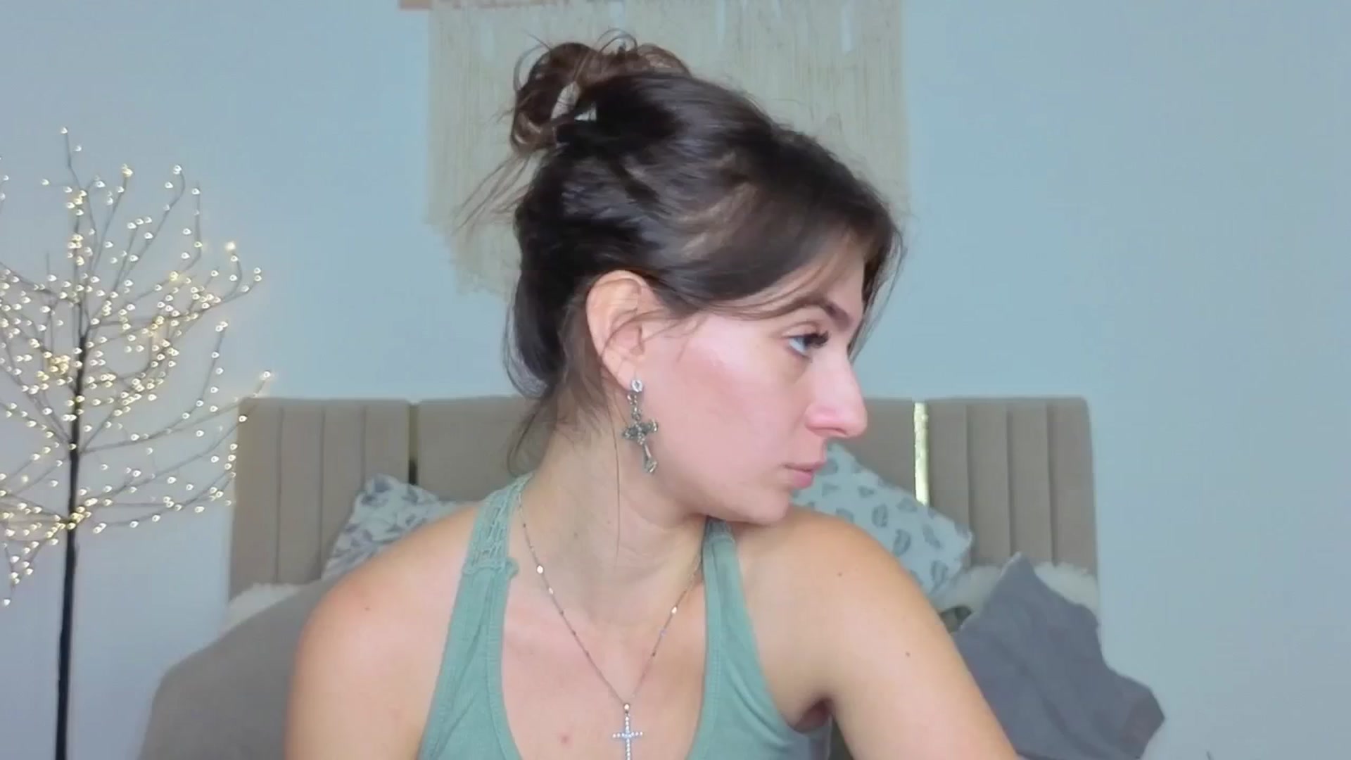Gallery image thumbnail from M1ss_arina's myfreecams stream on, 11/18/2025, 24:50 image 18 of 20