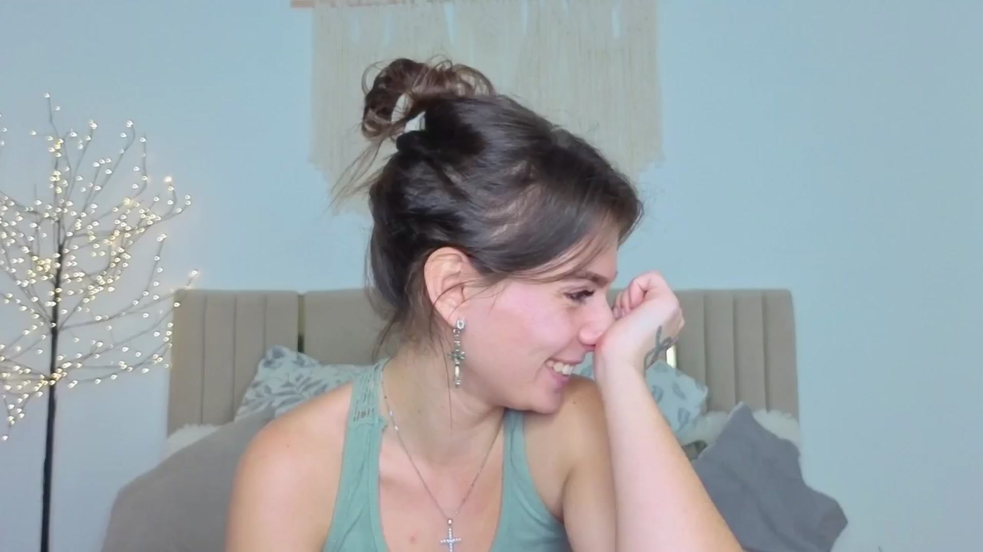 Gallery image thumbnail from M1ss_arina's myfreecams stream on, 11/18/2025, 24:50 image 19 of 20