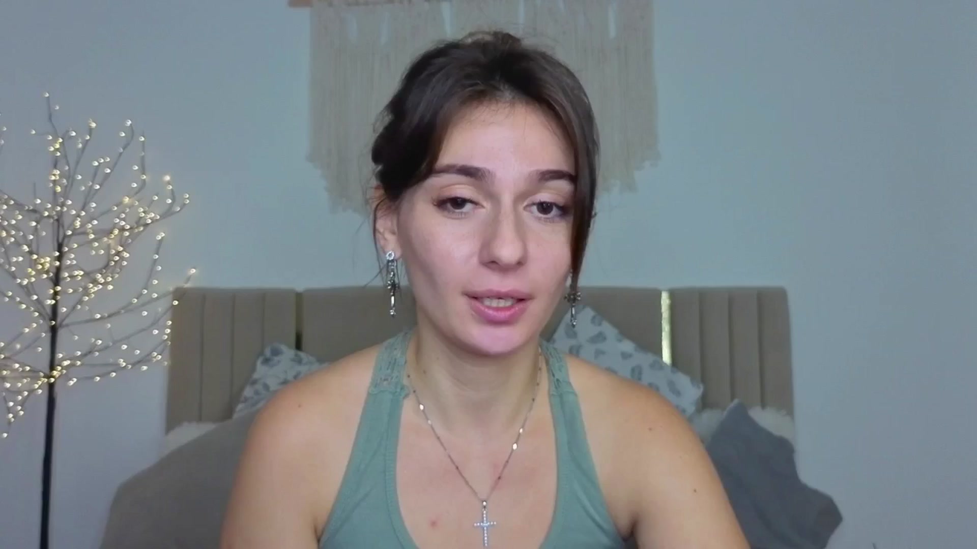 Gallery image thumbnail from M1ss_arina's myfreecams stream on, 11/18/2025, 24:50 image 14 of 20