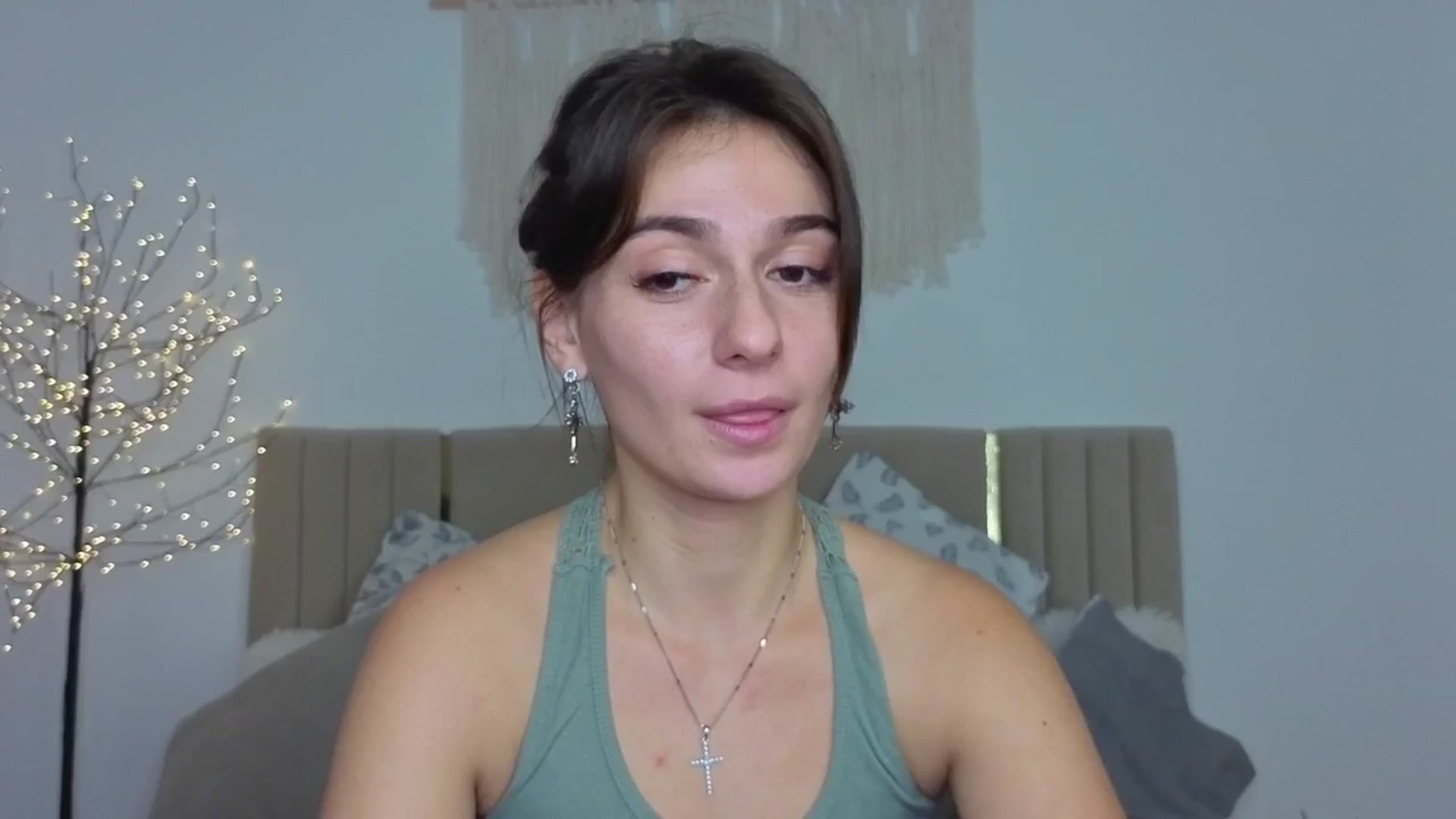Gallery image thumbnail from M1ss_arina's myfreecams stream on, 11/18/2025, 24:50 image 17 of 20
