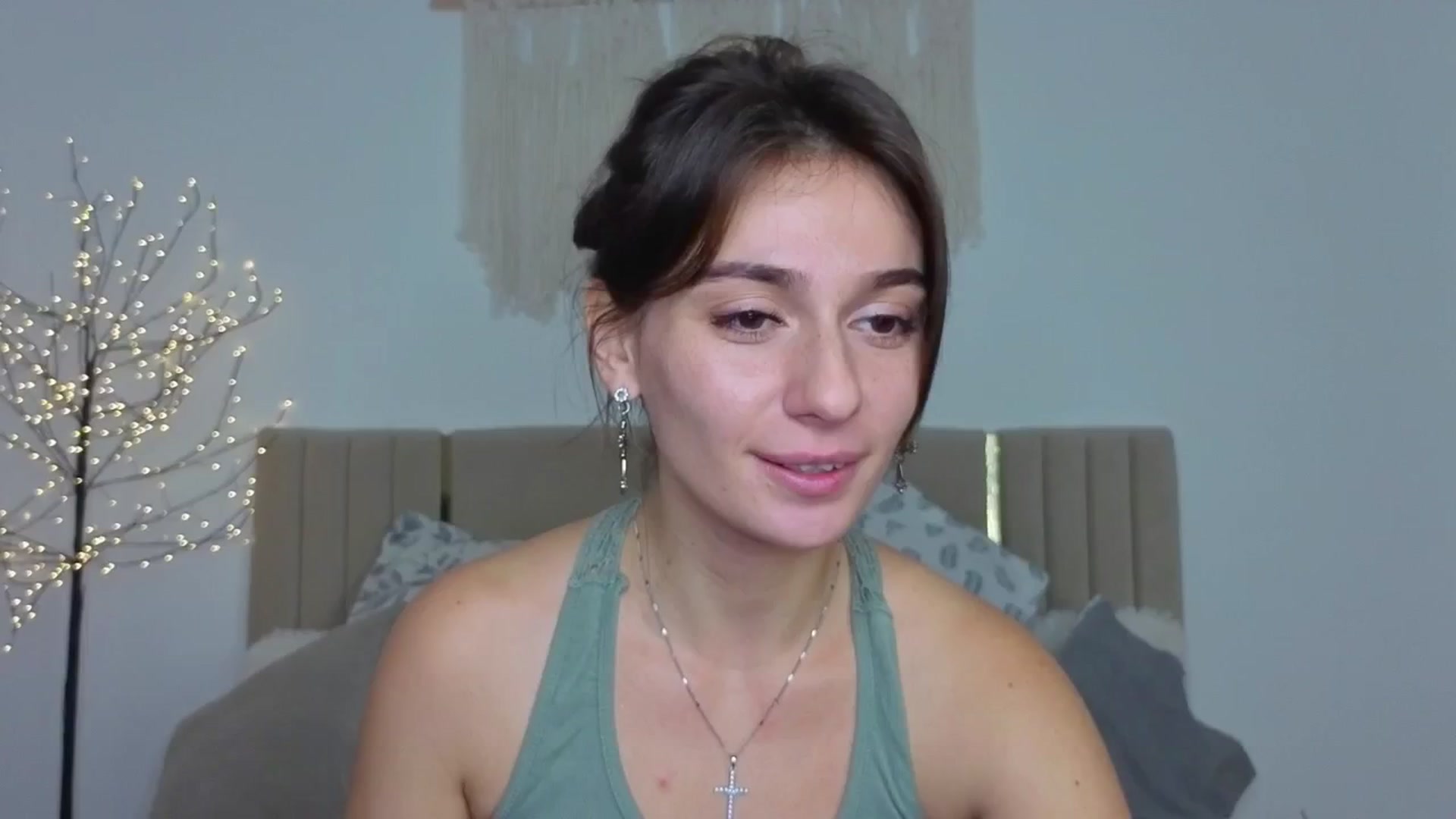 Gallery image thumbnail from M1ss_arina's myfreecams stream on, 11/18/2025, 24:50 image 16 of 20