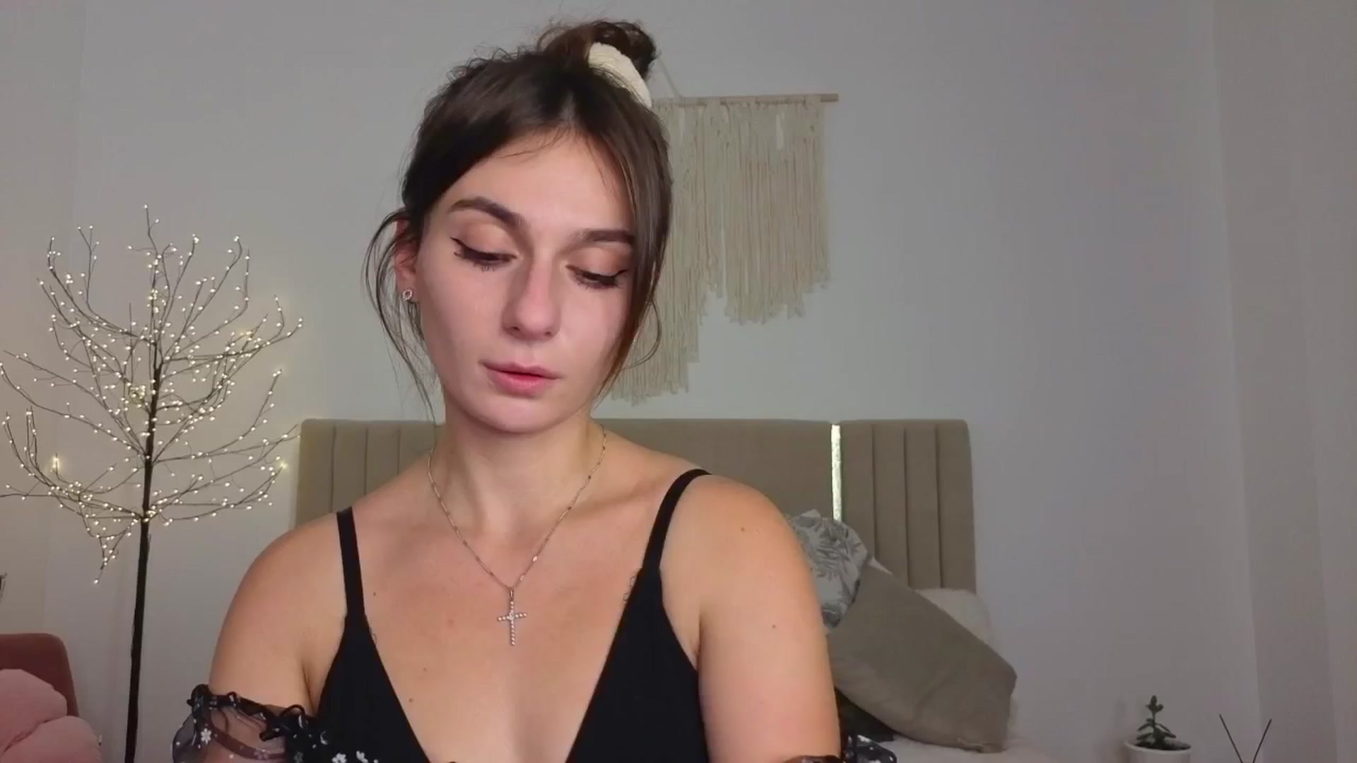 Gallery image thumbnail from M1ss_arina's myfreecams stream on, 11/22/2025, 23:23 image 12 of 20