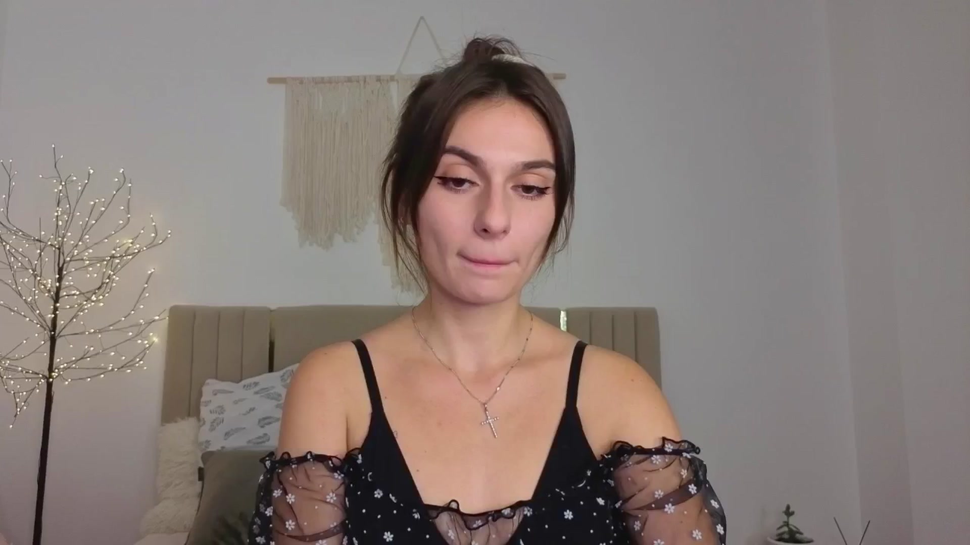 Gallery image thumbnail from M1ss_arina's myfreecams stream on, 11/22/2025, 23:23 image 4 of 20