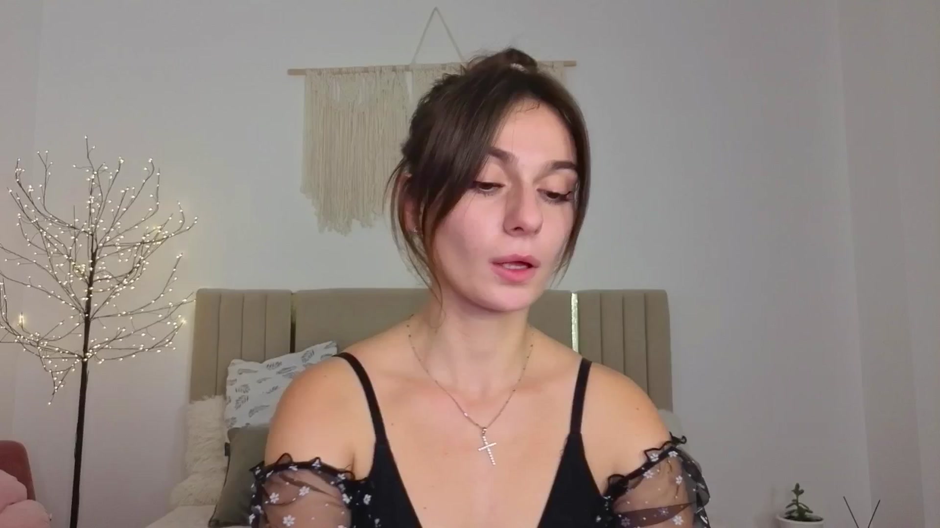 Gallery image thumbnail from M1ss_arina's myfreecams stream on, 11/22/2025, 23:23 image 11 of 20
