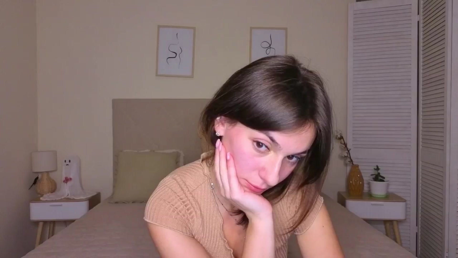 Gallery image thumbnail from M1ss_arina's myfreecams stream on, 11/25/2025, 08:39 image 4 of 20