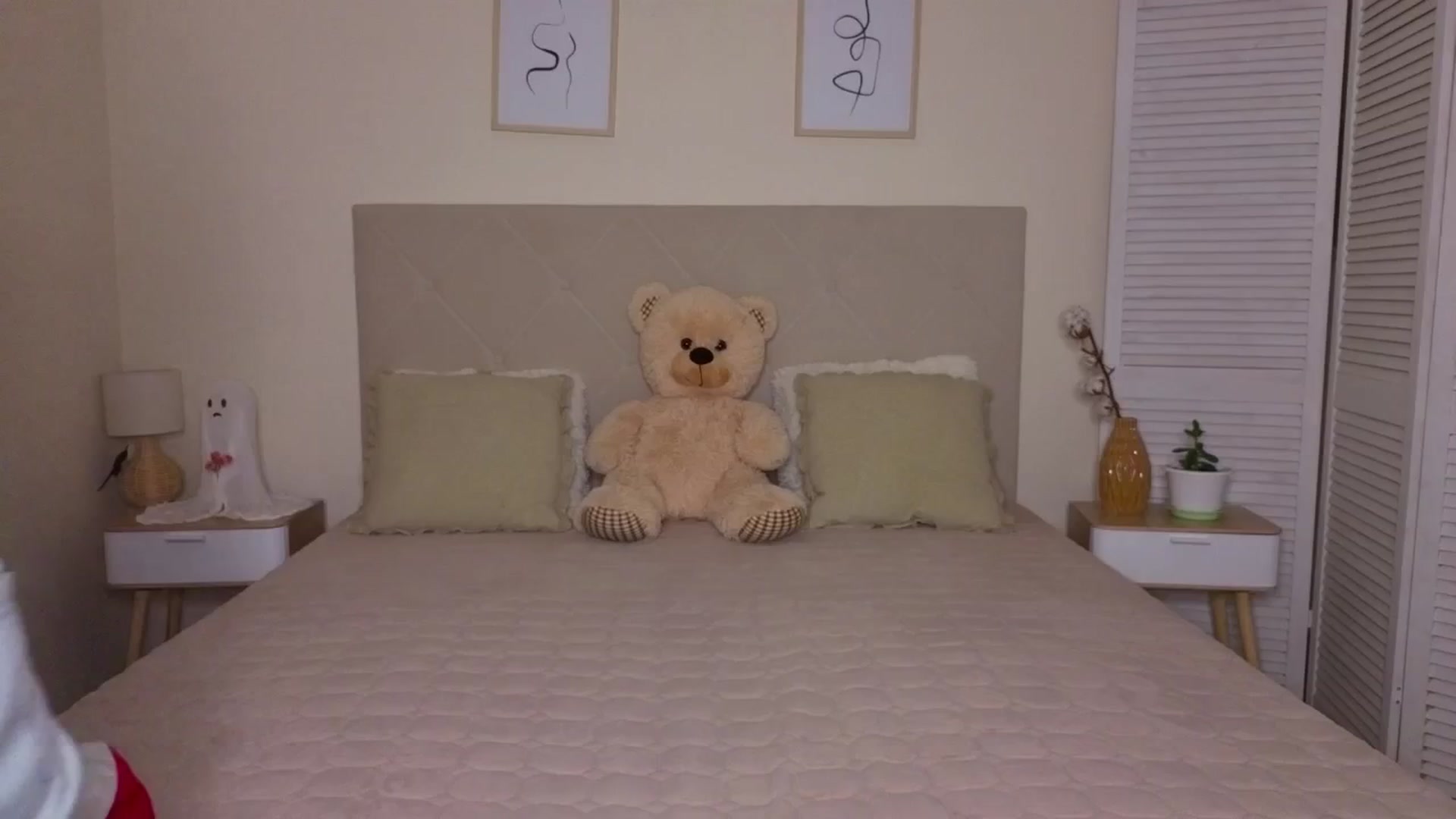 Gallery image thumbnail from M1ss_arina's myfreecams stream on, 11/25/2025, 08:39 image 1 of 20
