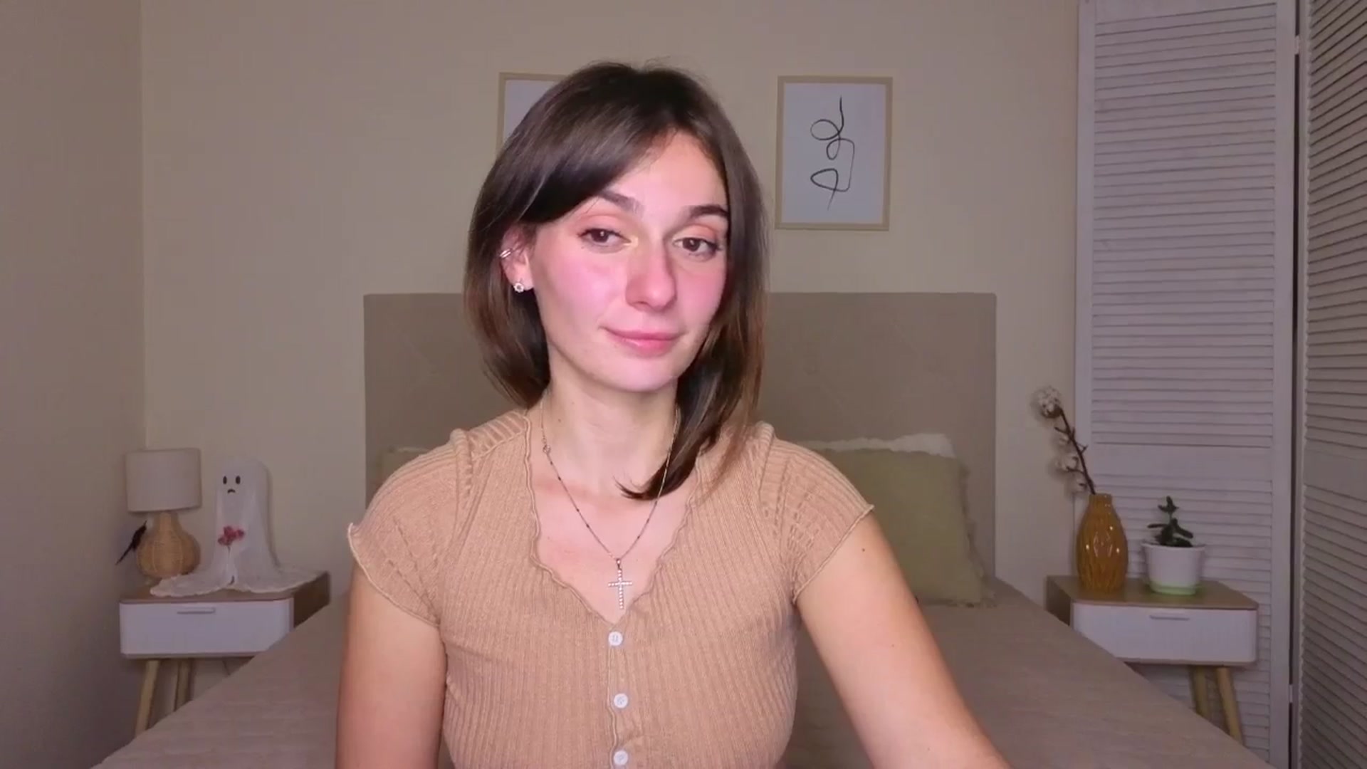 Gallery image thumbnail from M1ss_arina's myfreecams stream on, 11/25/2025, 08:39 image 15 of 20