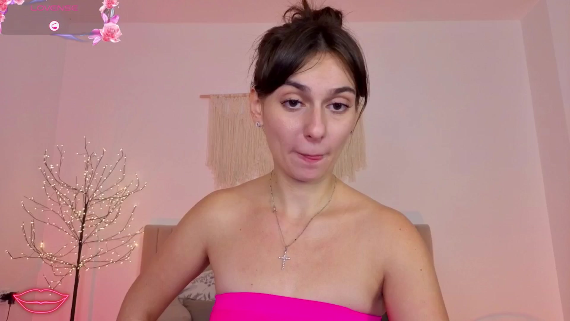 Gallery image thumbnail from M1ss_arina's myfreecams stream on, 11/29/2025, 02:54 image 18 of 20