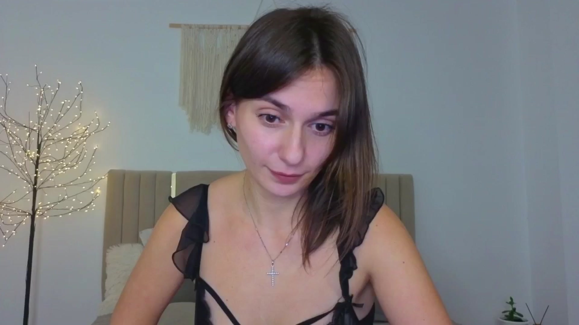 Gallery image thumbnail from M1ss_arina's myfreecams stream on, 12/03/2025, 03:03 image 9 of 20