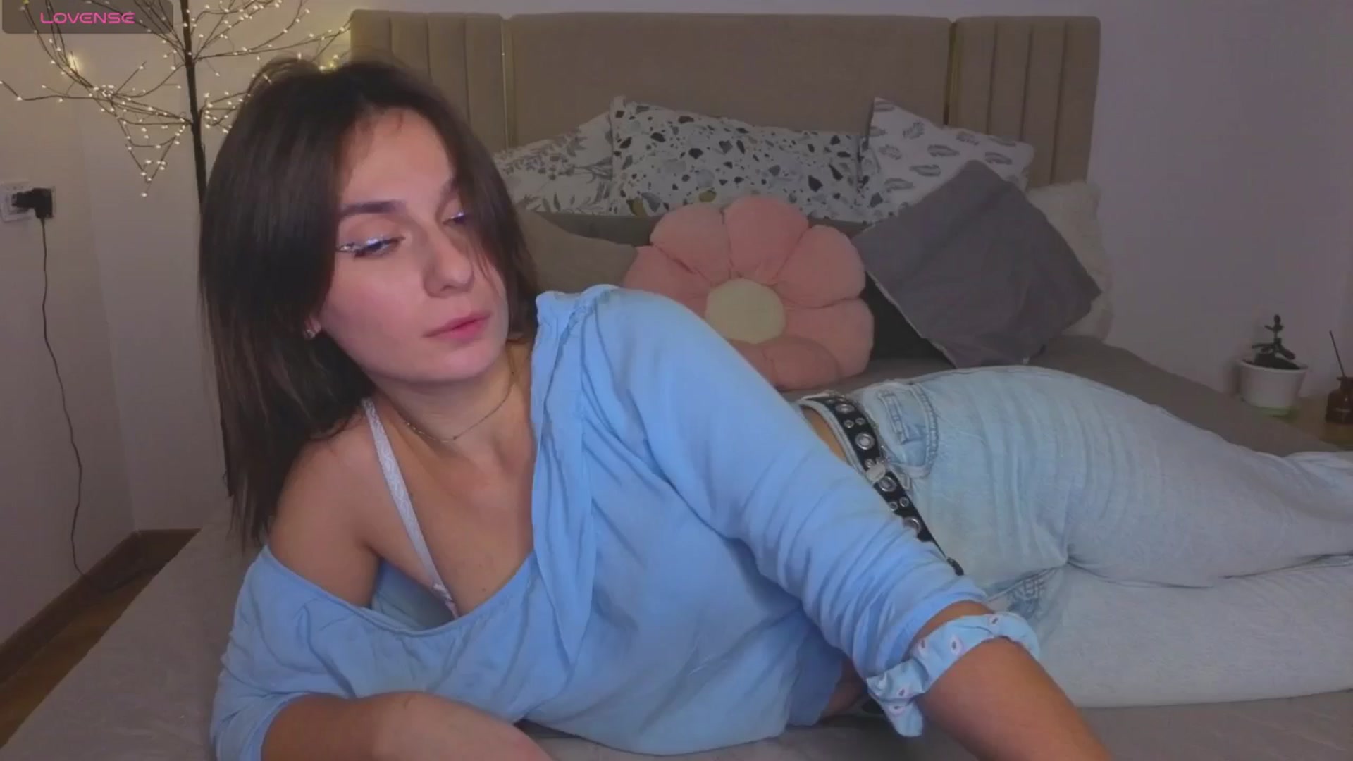 Gallery image thumbnail from M1ss_arina's myfreecams stream on, 12/03/2025, 23:05 image 11 of 20