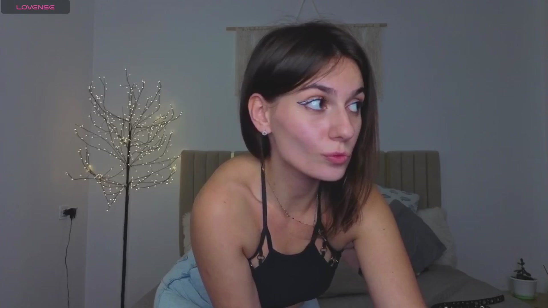 Gallery image thumbnail from M1ss_arina's myfreecams stream on, 12/04/2025, 02:11 image 8 of 20