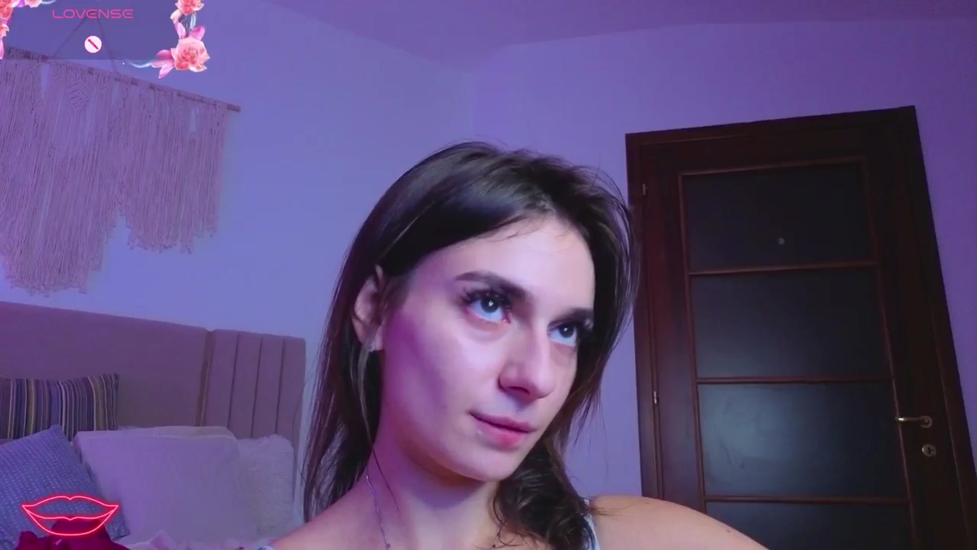 Gallery image thumbnail from M1ss_arina's myfreecams stream on, 12/10/2025, 24:27 image 19 of 20
