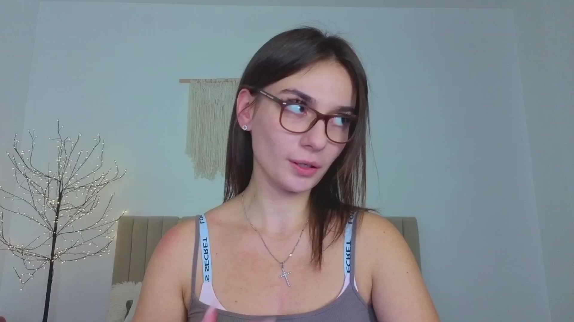 Gallery image thumbnail from M1ss_arina's myfreecams stream on, 12/11/2025, 23:33 image 17 of 20