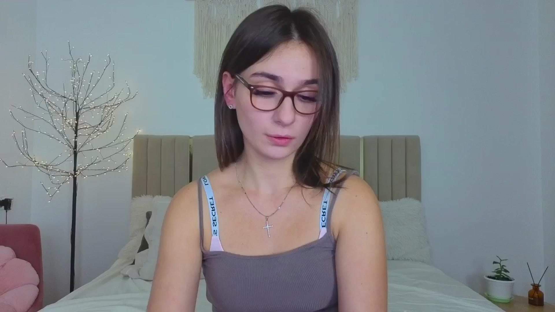 Gallery image thumbnail from M1ss_arina's myfreecams stream on, 12/11/2025, 23:33 image 1 of 20