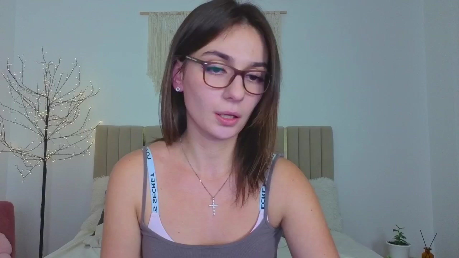 Gallery image thumbnail from M1ss_arina's myfreecams stream on, 12/11/2025, 23:33 image 14 of 20